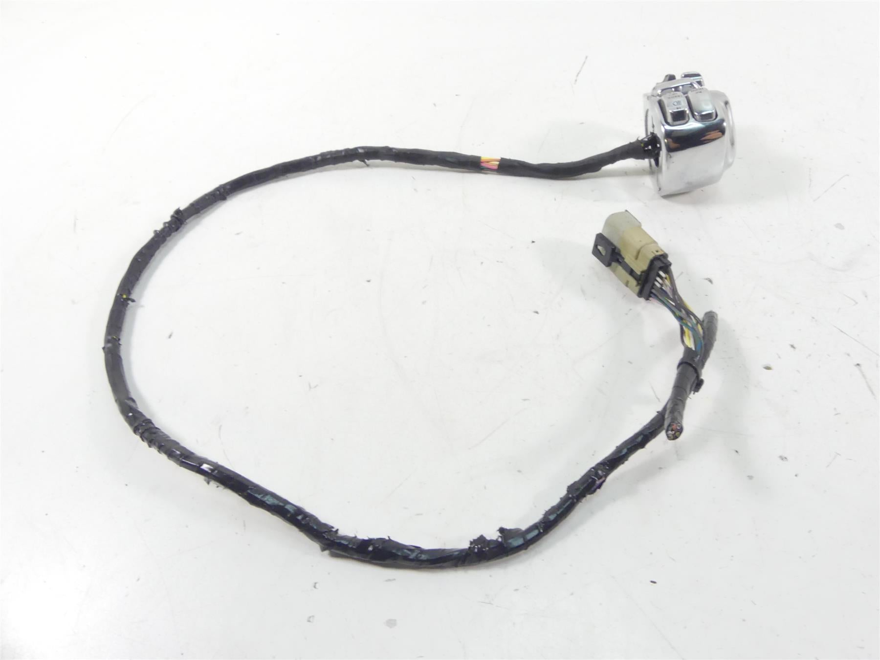 2013 Harley Touring FLHX Street Glide Left Chrome Control Switch -Read 71682-06A {{ shop.shopifyCountryName }} - Mototech271