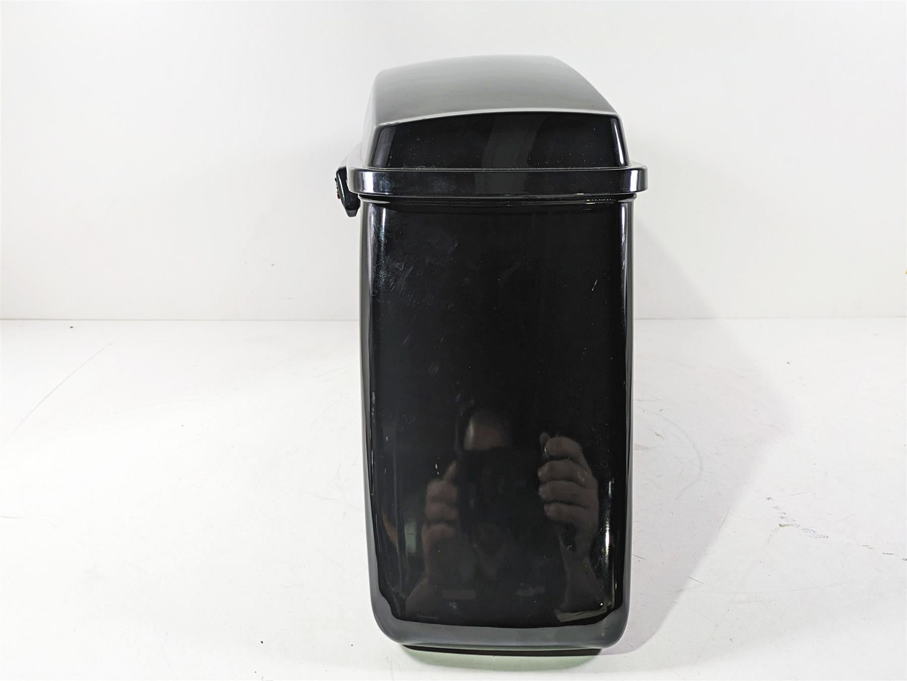 2020 Harley Touring FLHT Electra Glide Left Saddlebag Saddle Bag - Read 90200414 {{ shop.shopifyCountryName }} - Mototech271