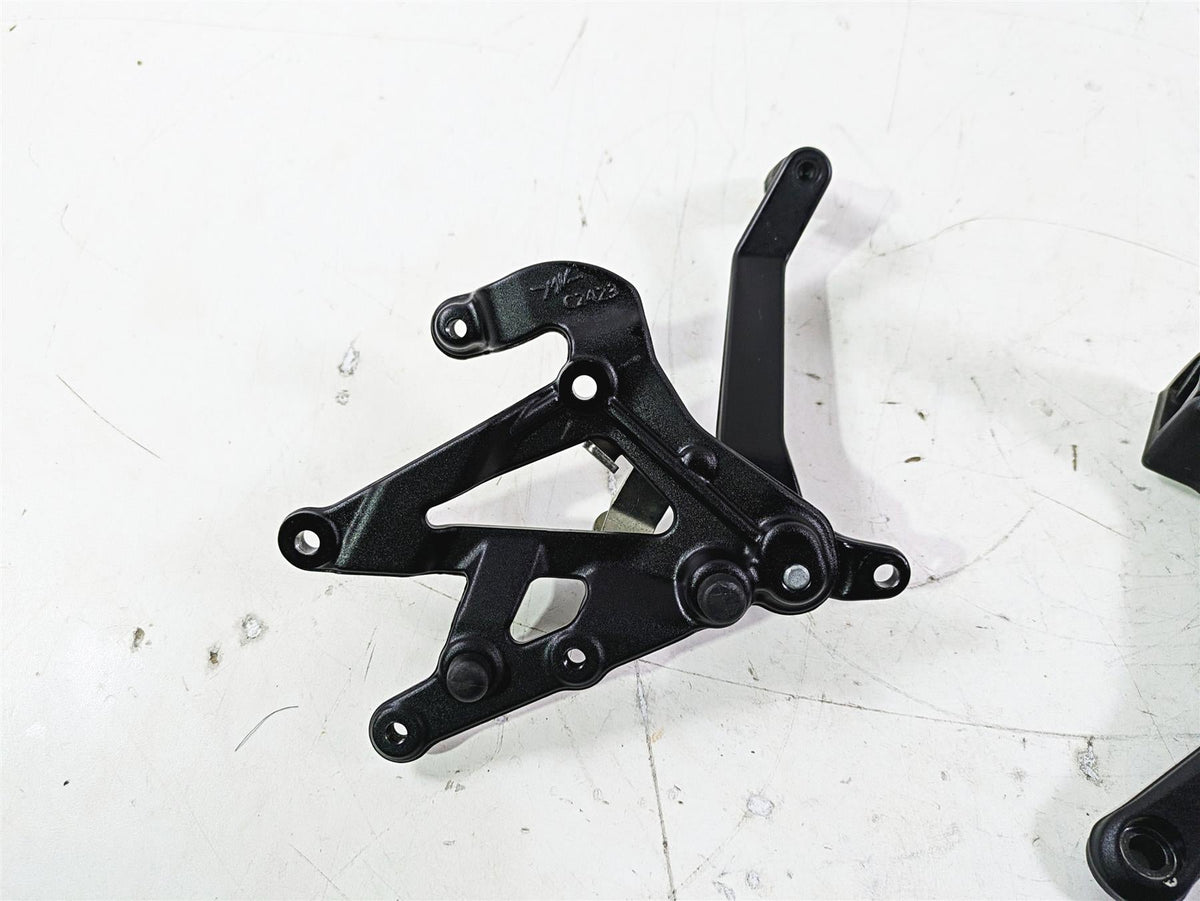 2022 MV Agusta F3 800 Rosso Right Front Footpeg & Brake Pedal 80A0C4103 {{ shop.shopifyCountryName }} - Mototech271