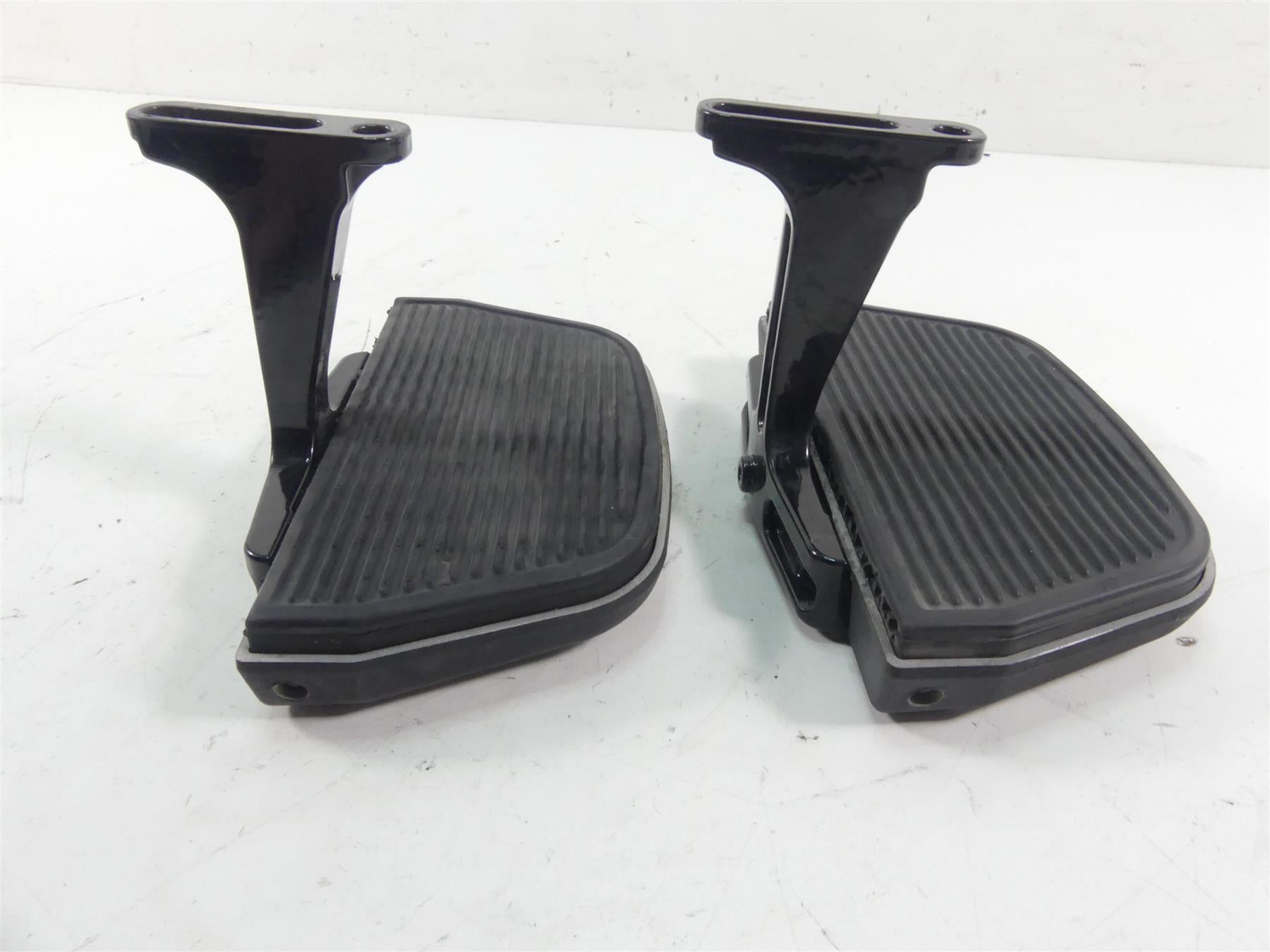 2012 Harley Touring FLHTK Electra Glide Rear Passenger Floorboard Set 50613-91A {{ shop.shopifyCountryName }} - Mototech271