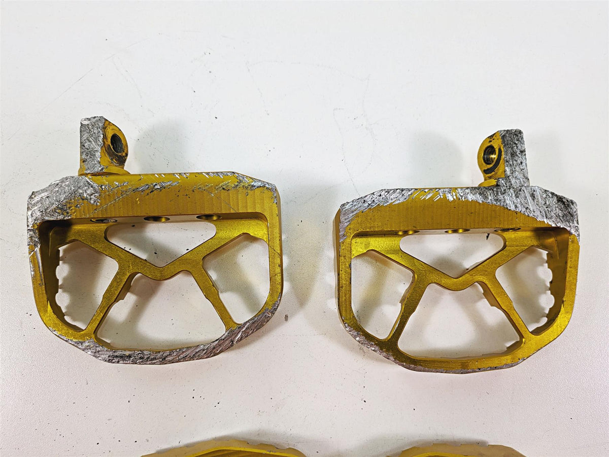 2009 Harley FXDC Dyna Super Glide Custom Crossthread Gold Footpegs DP-001-UP-008 {{ shop.shopifyCountryName }} - Mototech271
