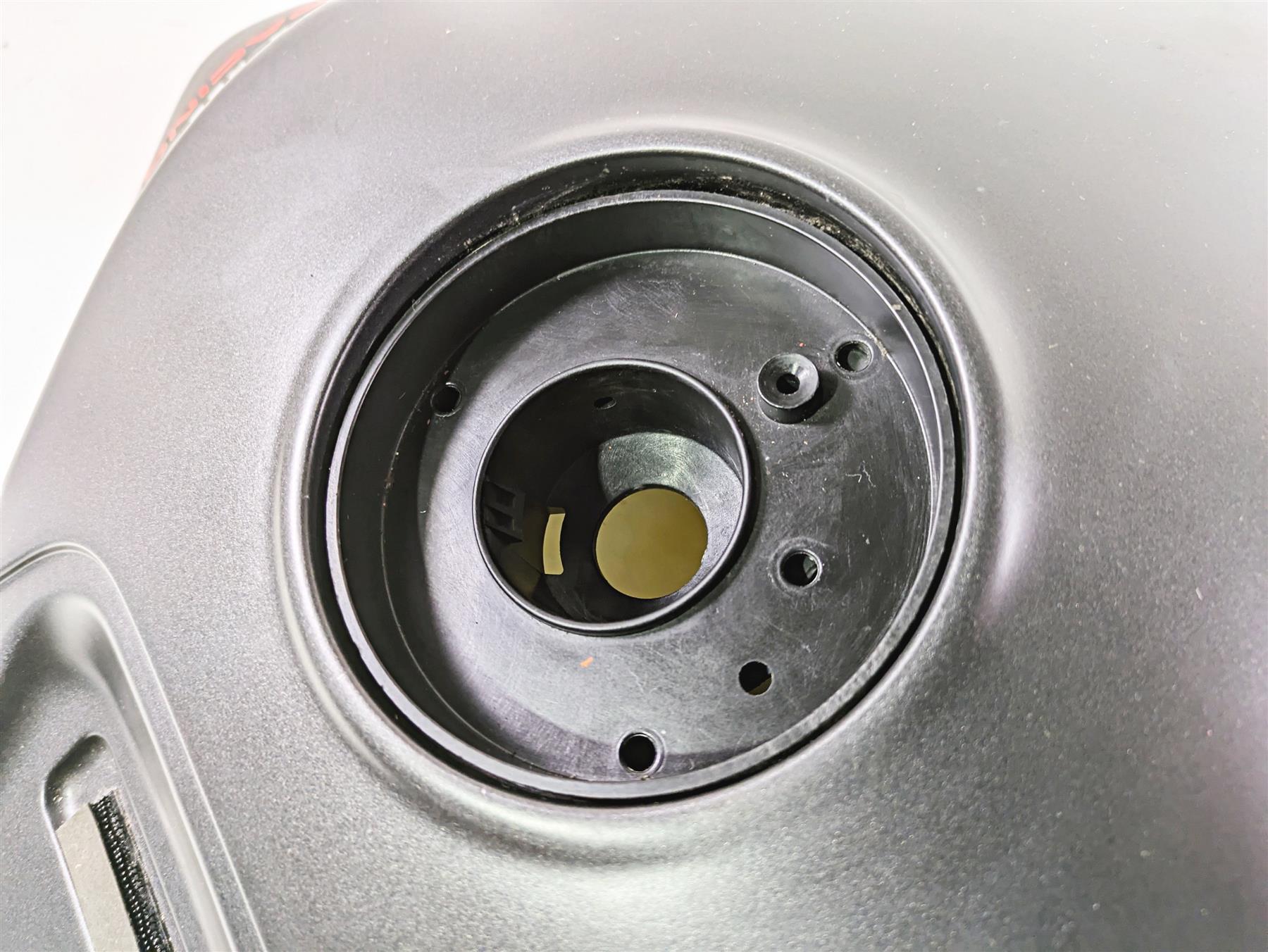 2021 Aprilia RS660 Oem Fuel Gas Petrol Tank - No Holes No Leaks 2B005484 {{ shop.shopifyCountryName }} - Mototech271