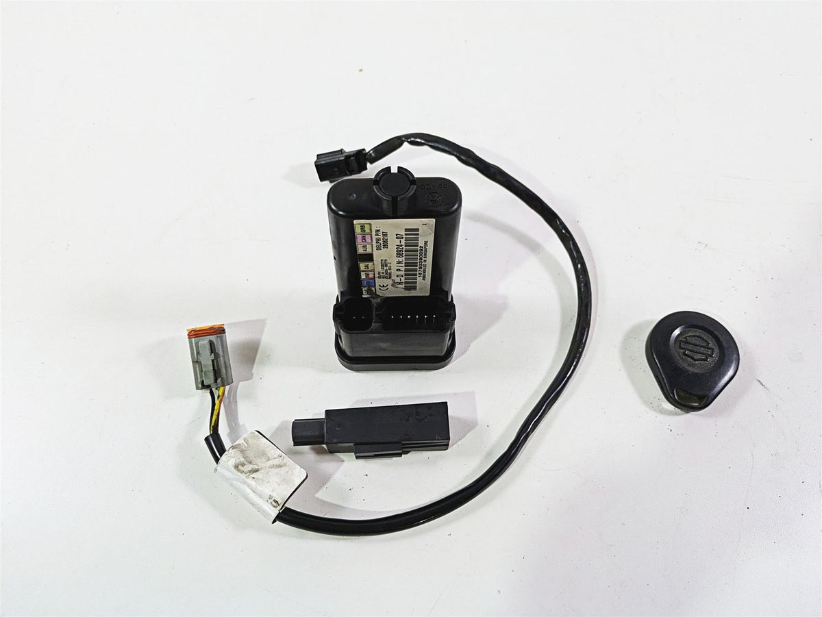 2010 Harley Touring FLHTK Electra Glide Tssm Security Module & Fob Key 68924-07 {{ shop.shopifyCountryName }} - Mototech271
