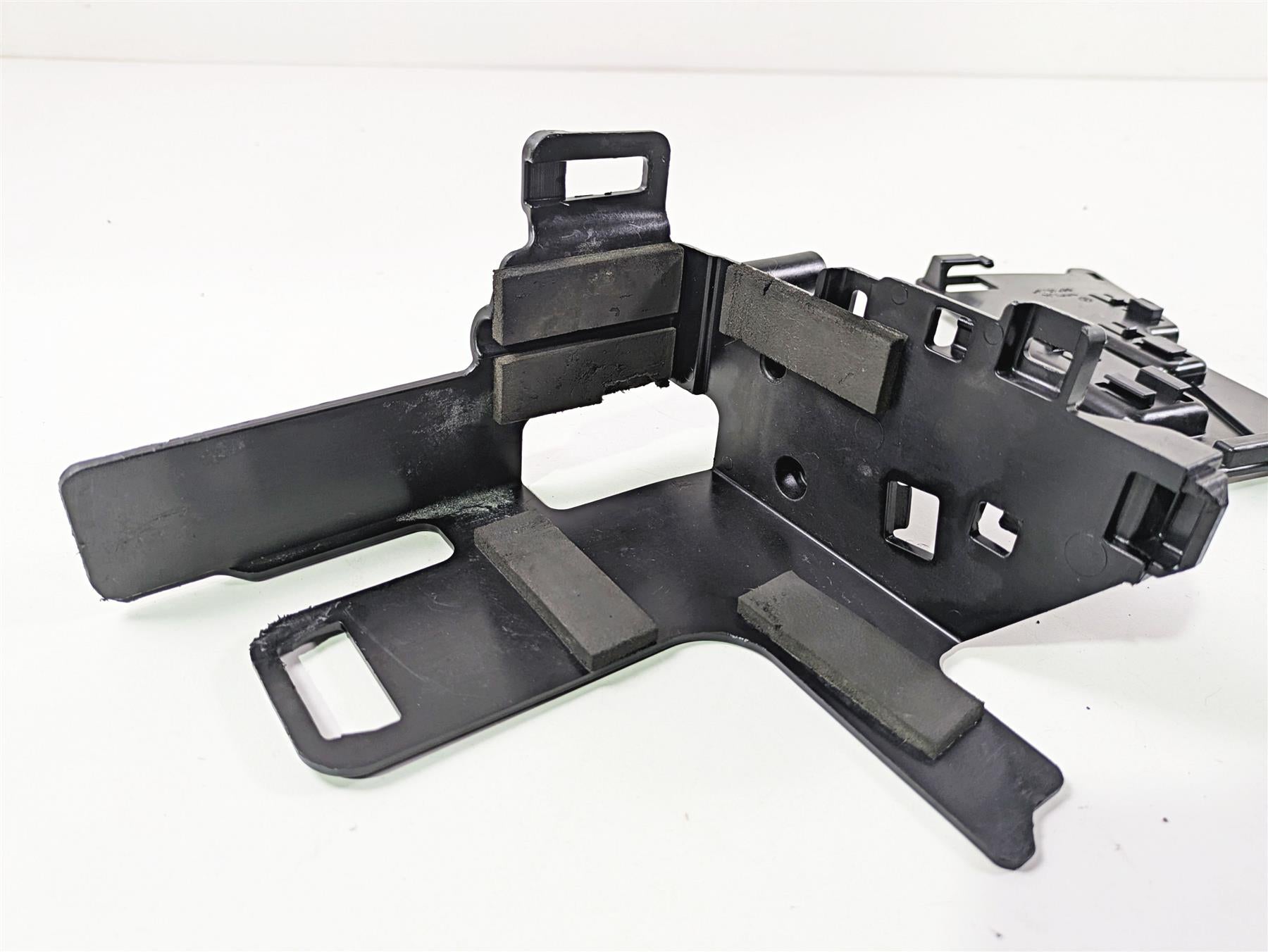 2020 Harley Softail FXST Standard Electrical Carrier Plastic Set 66000126 {{ shop.shopifyCountryName }} - Mototech271