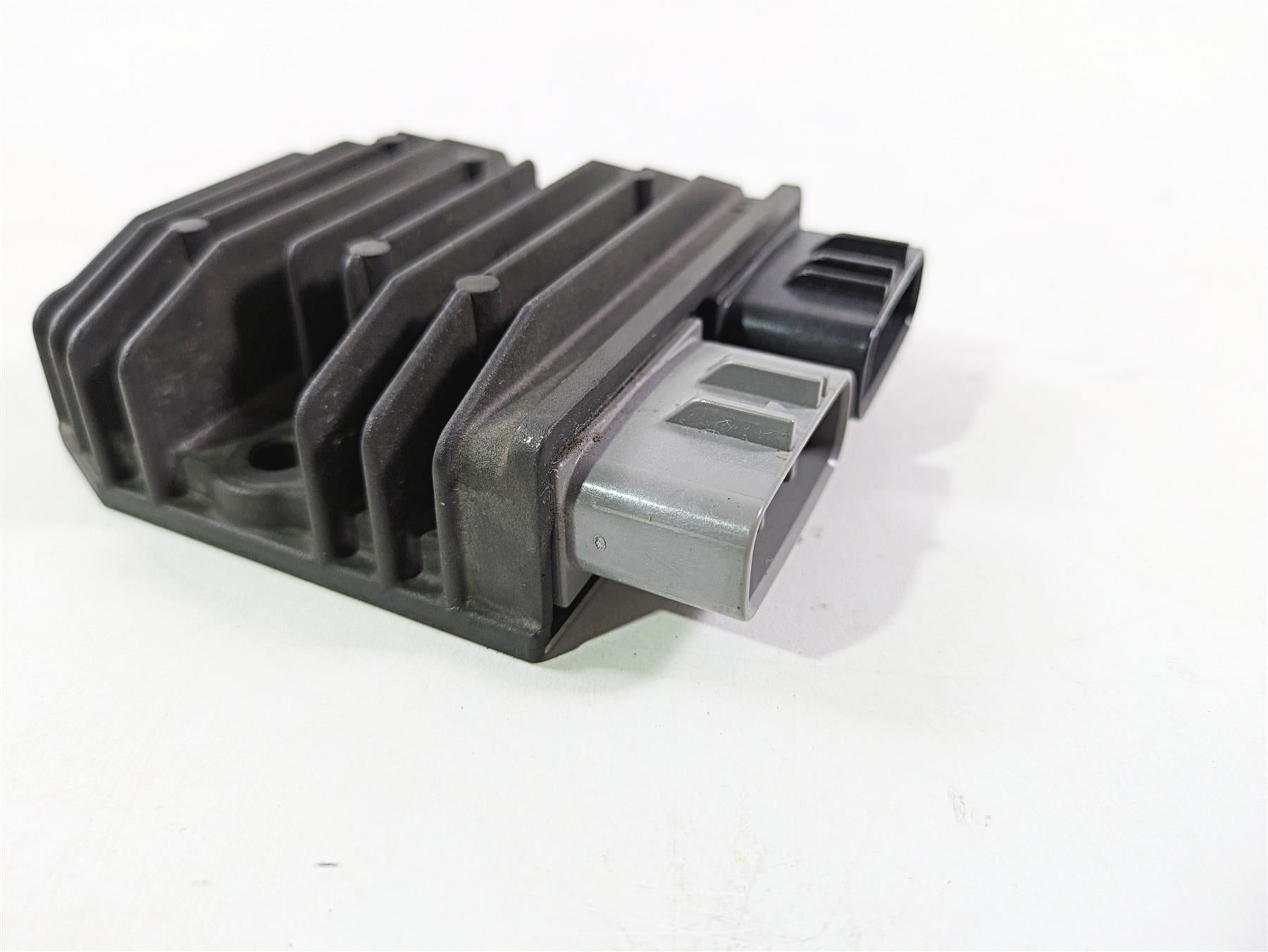 2016 Ducati Monster 1200 S Rectifier Voltage Regulator 54040321A SH821AA {{ shop.shopifyCountryName }} - Mototech271