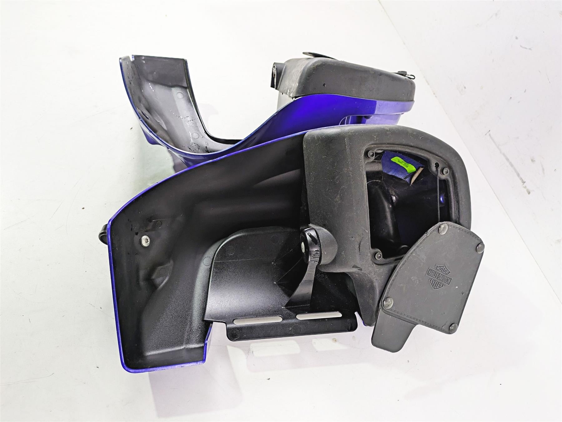 2011 Harley Touring FLHTCUSE CVO E-Glide Lower Leg Fairing Set 57100091 57100092 {{ shop.shopifyCountryName }} - Mototech271