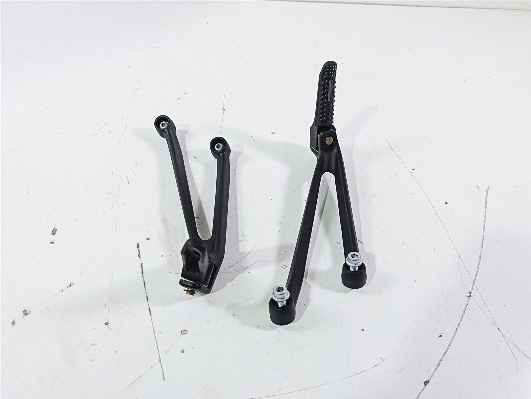 2017 BMW S1000RR K46 Rear Passenger Foot Peg Set 46718521680 46718521681 {{ shop.shopifyCountryName }} - Mototech271