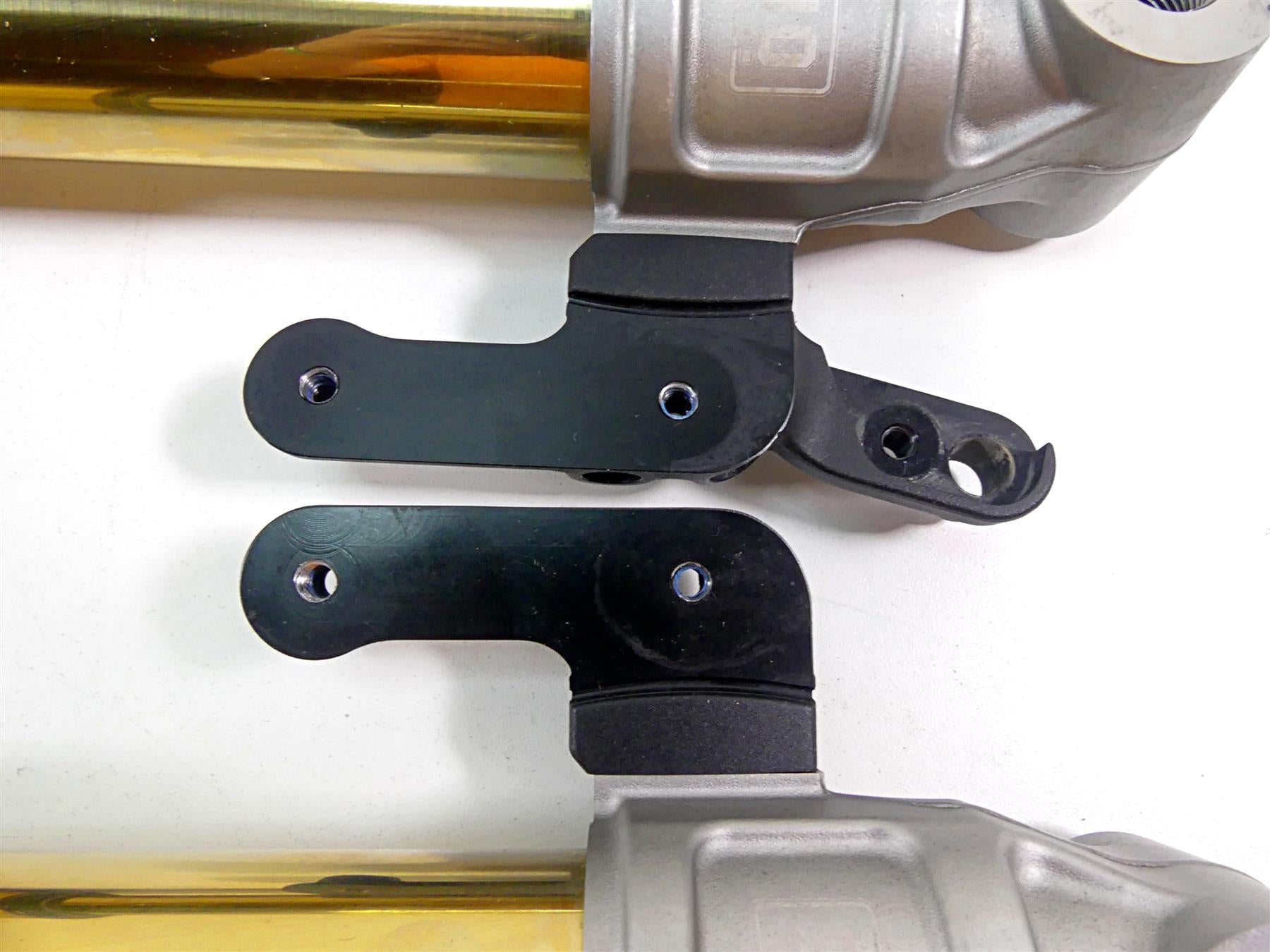 2022 Triumph Speed Triple 1200 RS Front Ohlins Fork Leg Set T2042442 T2042443 {{ shop.shopifyCountryName }} - Mototech271