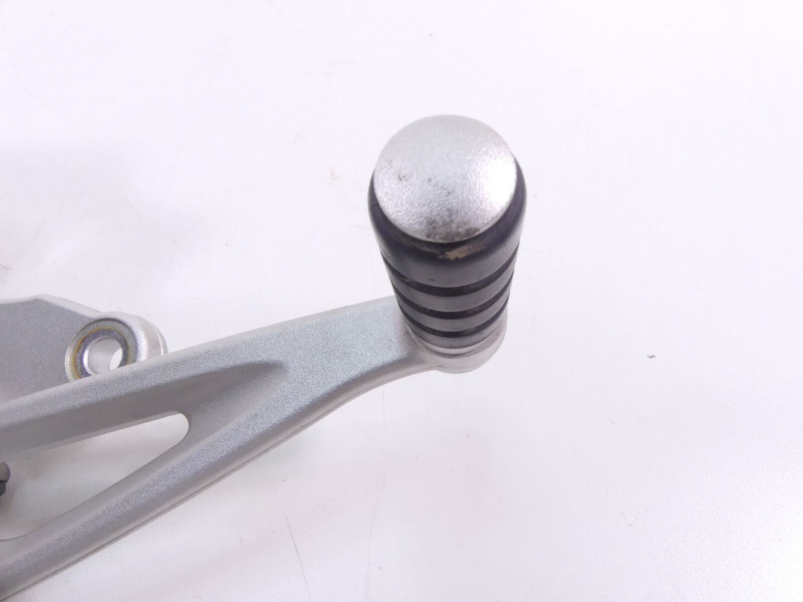 2008 BMW R1200R K27 Right Rider Footpeg Foot Peg Brake Pedal Set 46717671076 {{ shop.shopifyCountryName }} - Mototech271