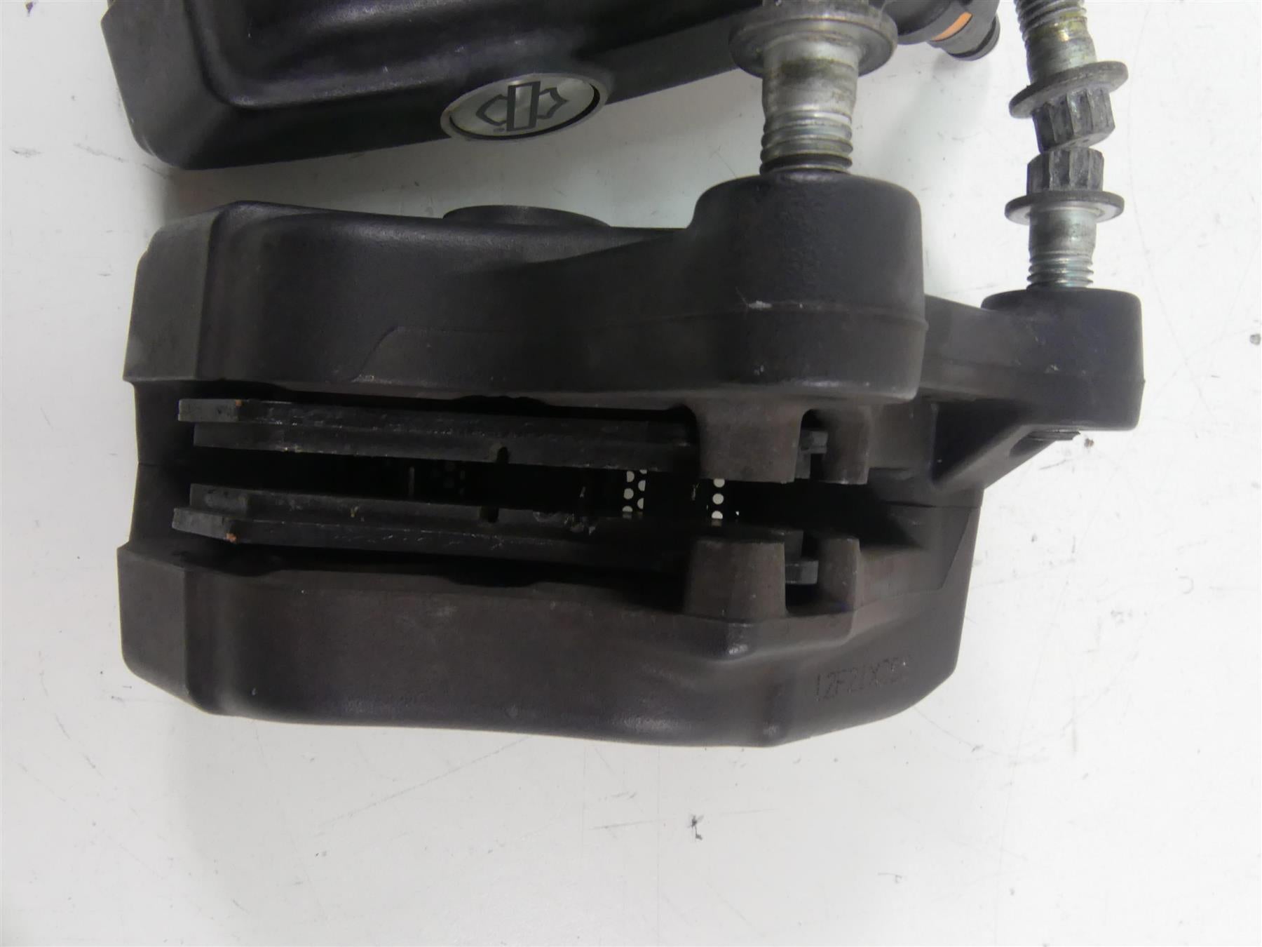 2013 Harley Touring FLHTK Electra Glide Front Brake Calipers 43027-08 44023-08 {{ shop.shopifyCountryName }} - Mototech271