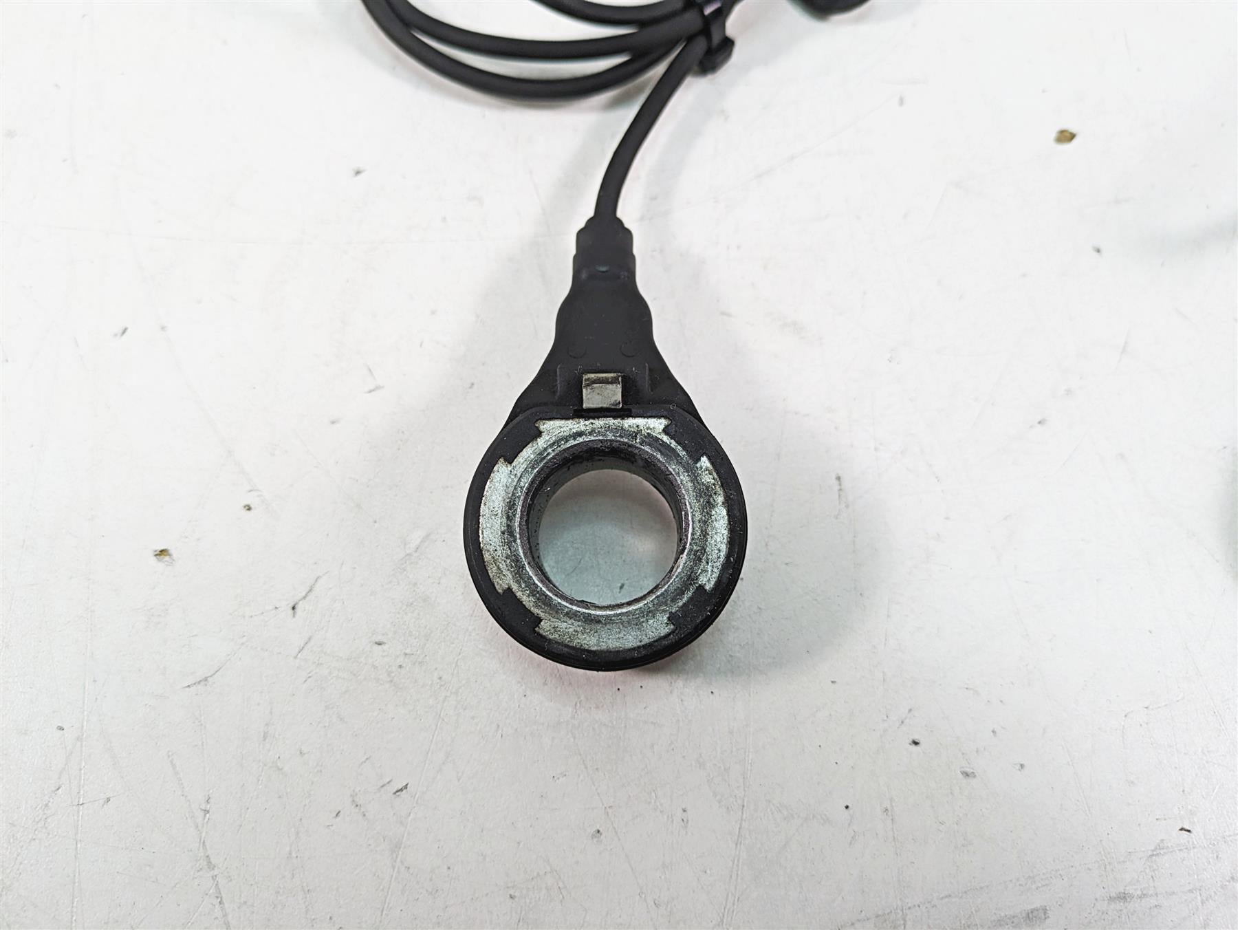 2014 Harley Touring FLHTK Electra Glide Abs Brake Wheel Speed Sensors 32700015 {{ shop.shopifyCountryName }} - Mototech271