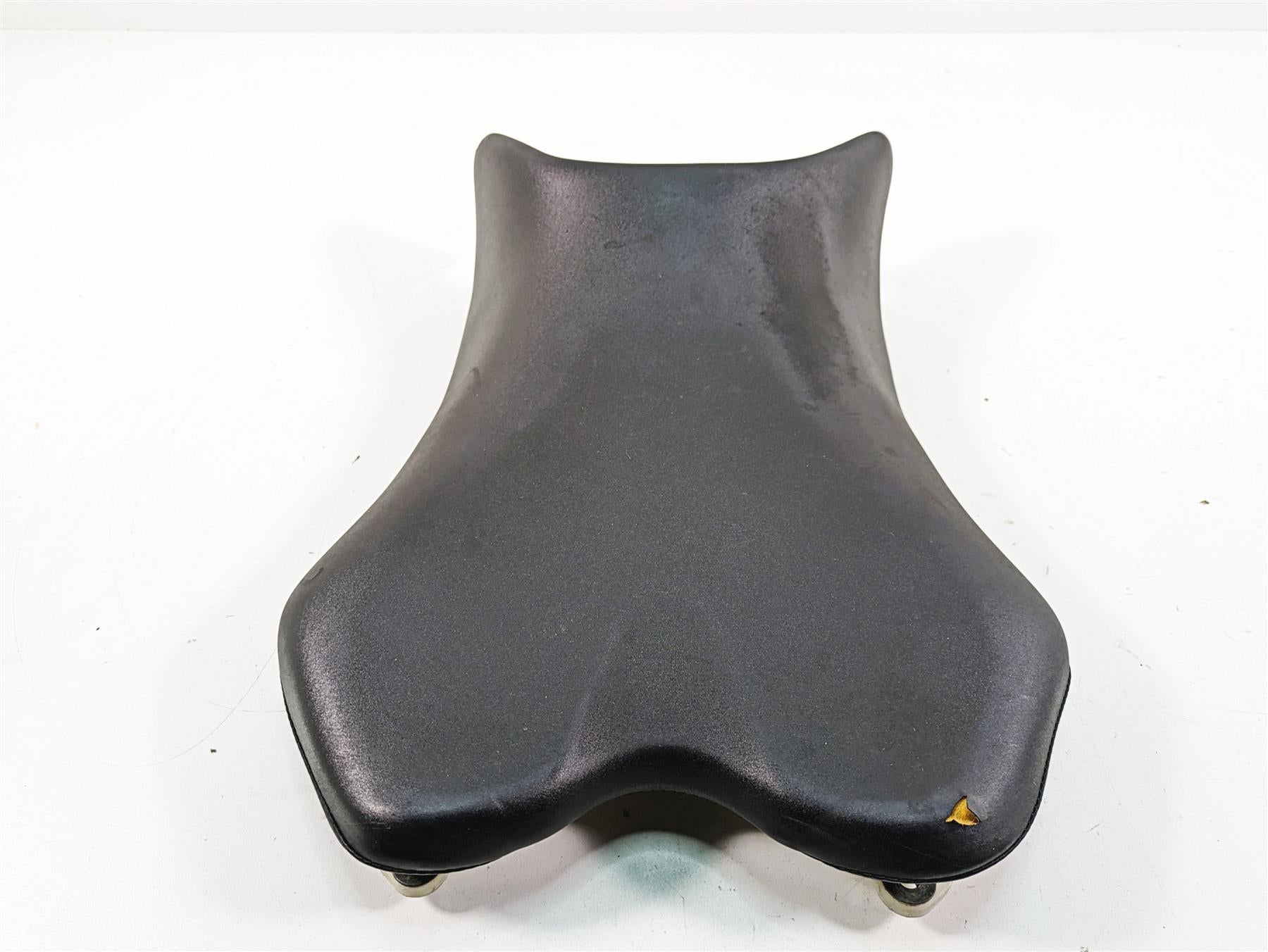 2007 Yamaha R1 YZFR1 Front Seat Saddle 4C8-24710-00-00 {{ shop.shopifyCountryName }} - Mototech271