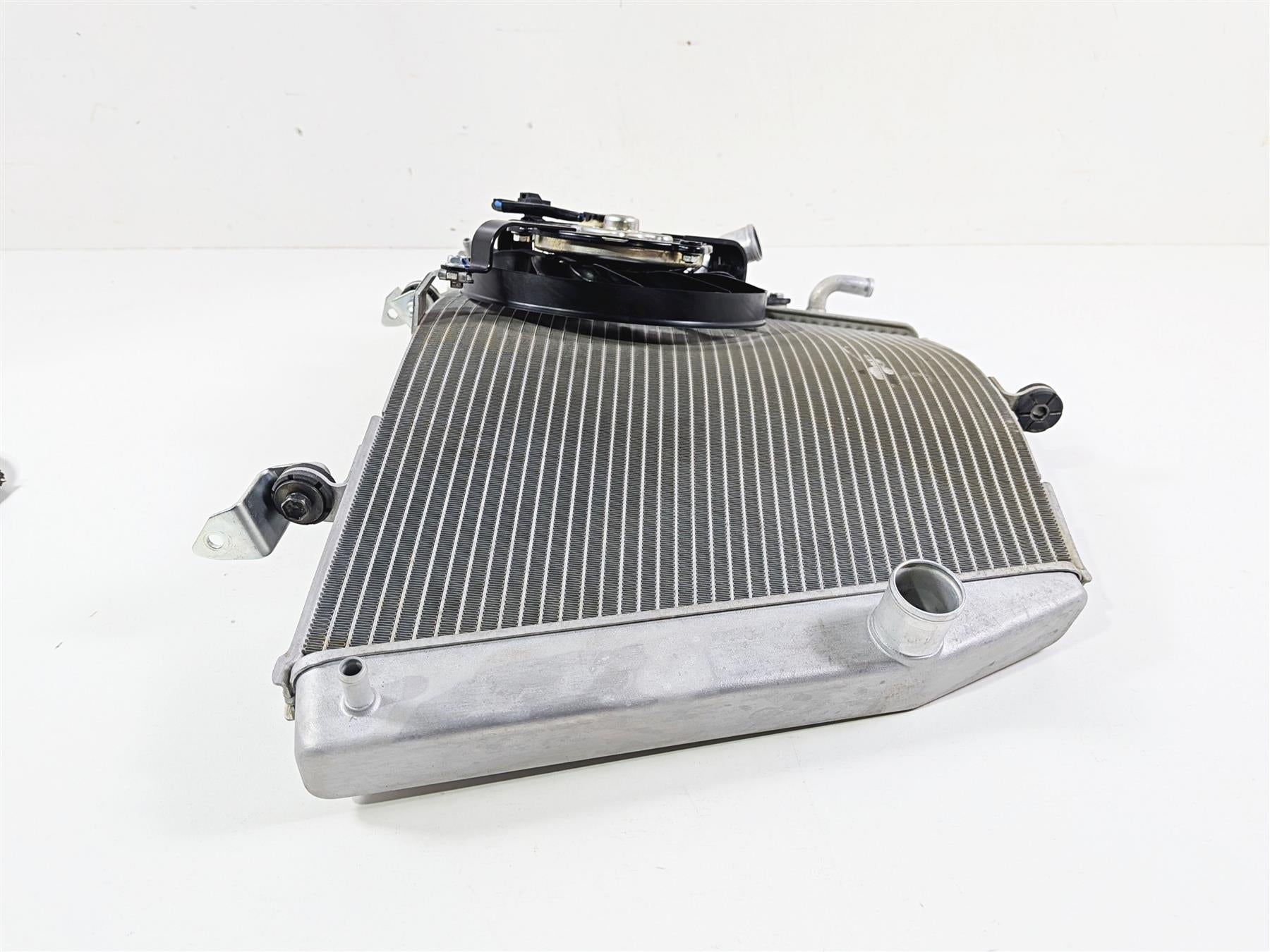 2024 Suzuki GSXR600 Nice Radiator Fan Reservoir 2K Only 17710-14J00 {{ shop.shopifyCountryName }} - Mototech271