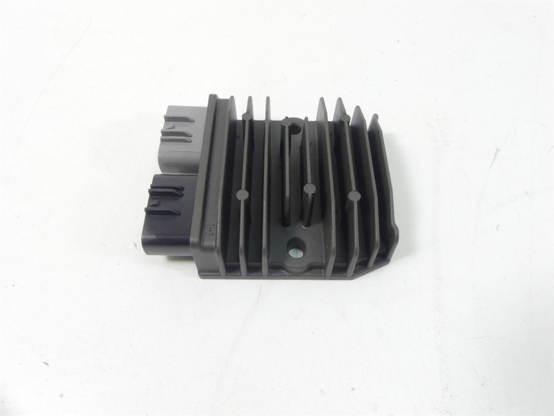 2015 Ducati Monster 1200 S Rectifier Voltage Regulator 54040321A SH821AA {{ shop.shopifyCountryName }} - Mototech271