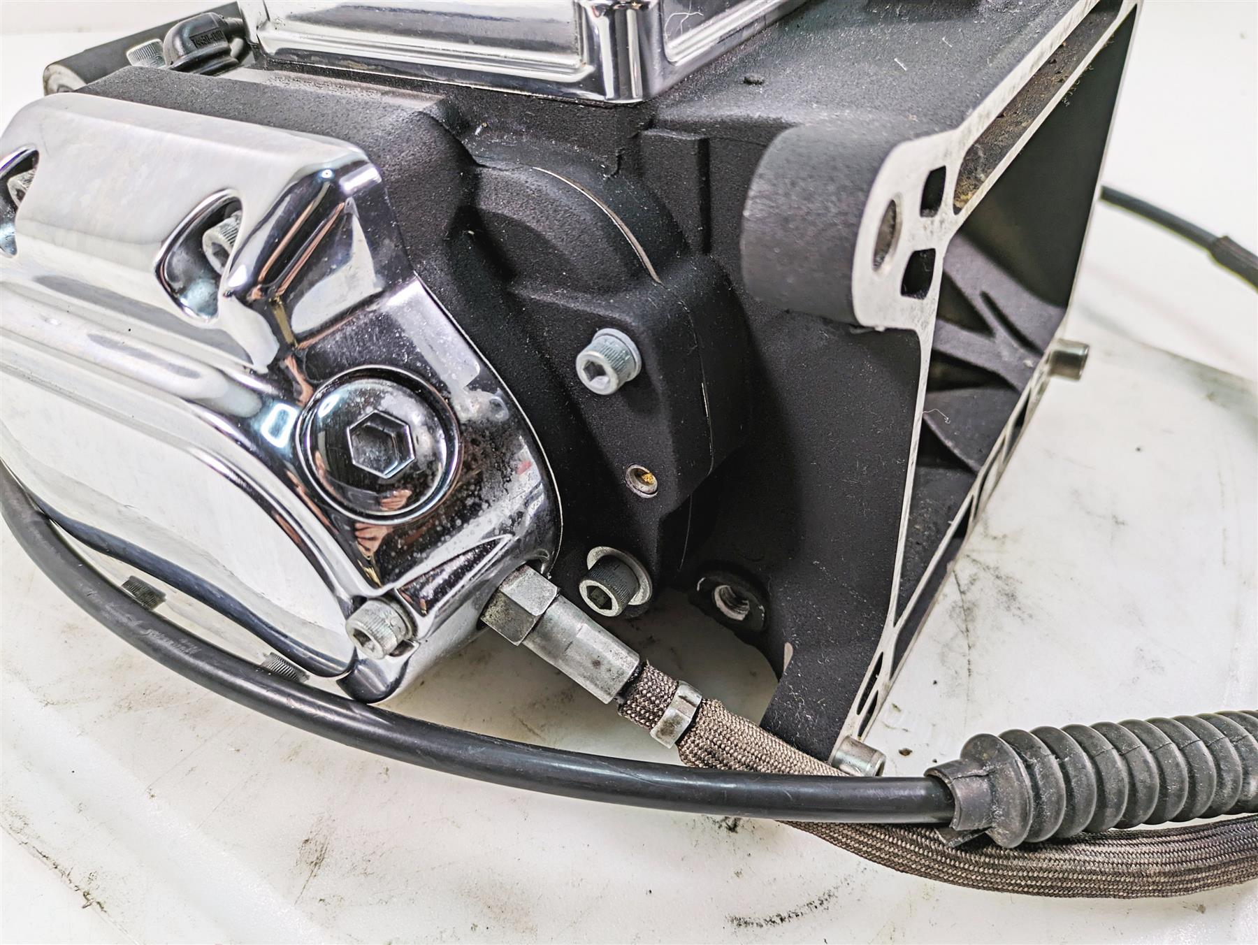 2006 Harley Softail FXSTSI Springer Transmission Gear Box 5 Speed 33053-06A {{ shop.shopifyCountryName }} - Mototech271