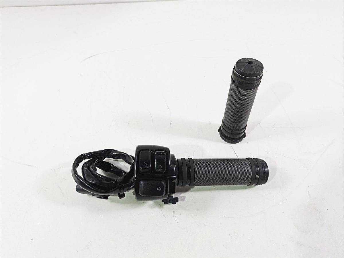 2016 Harley VRSCDX Night Rod Right Hand Control Switch 71684-06A 71621-08 {{ shop.shopifyCountryName }} - Mototech271