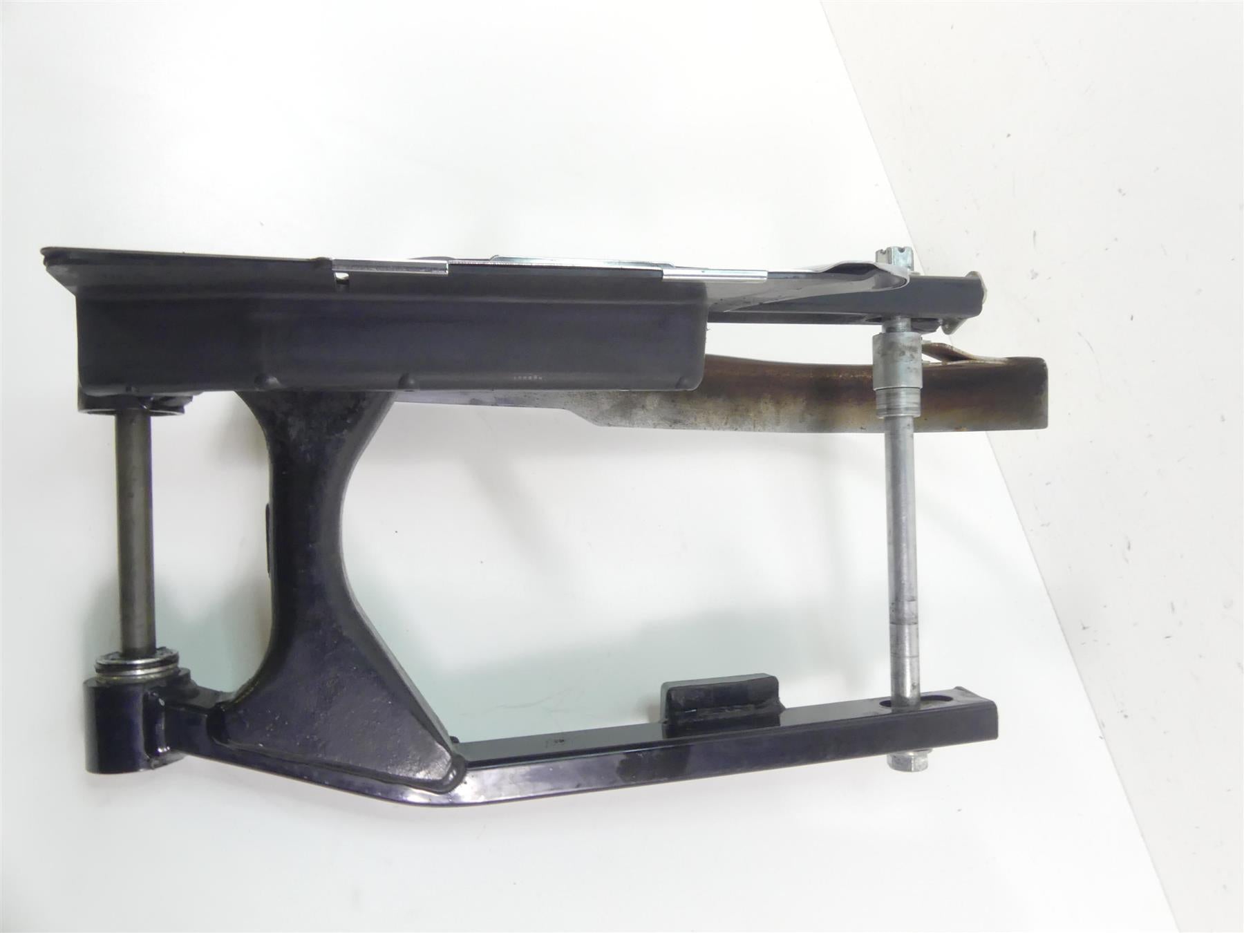 1999 Harley Dyna FXDL Low Rider Rear Swing Arm Swing Arm + 3/4" Axle 47820-90A {{ shop.shopifyCountryName }} - Mototech271