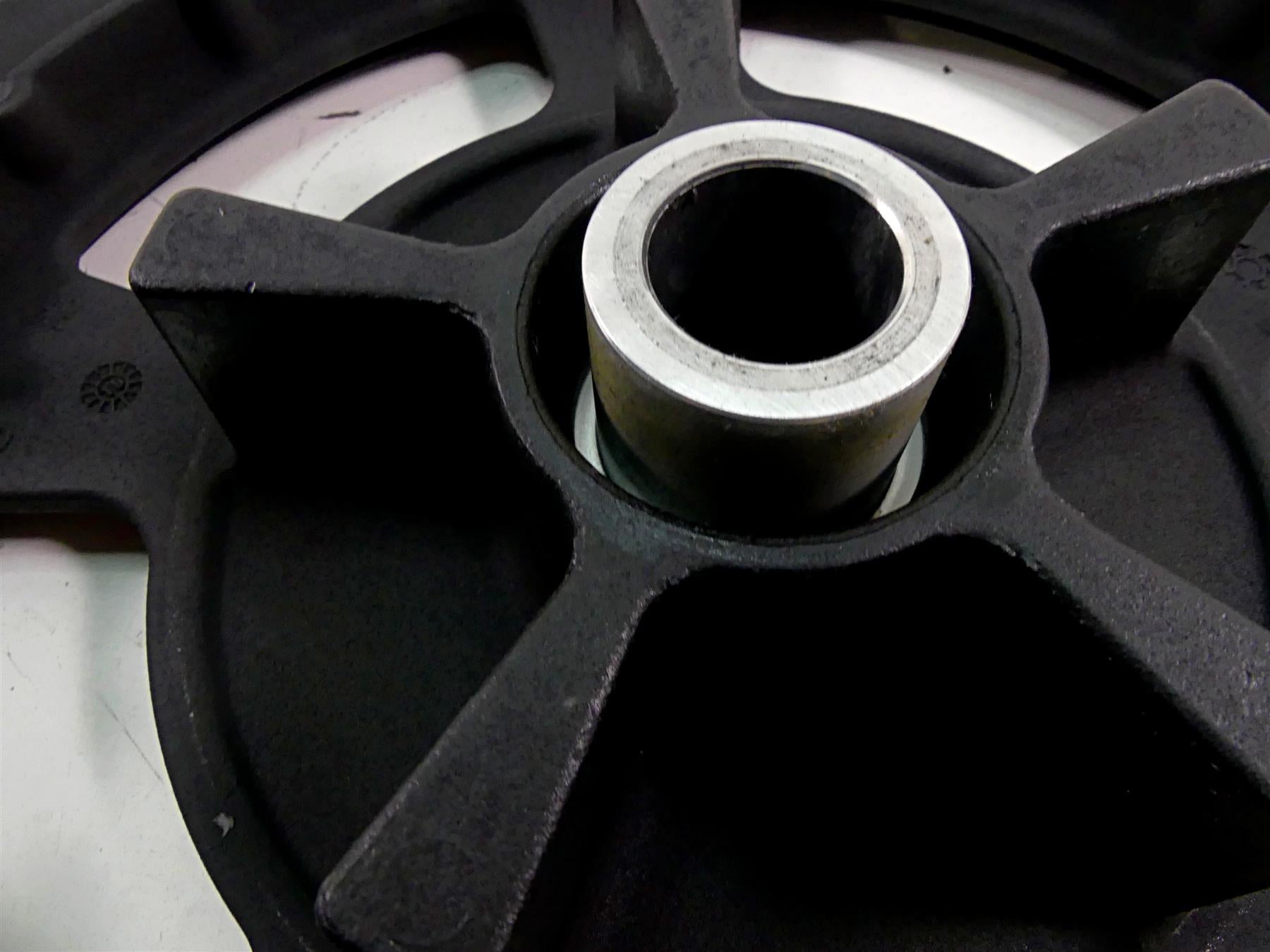 2010 Harley Touring FLHRC Road King Rear Drive Belt Pulley 68T 1" 37781-09 {{ shop.shopifyCountryName }} - Mototech271