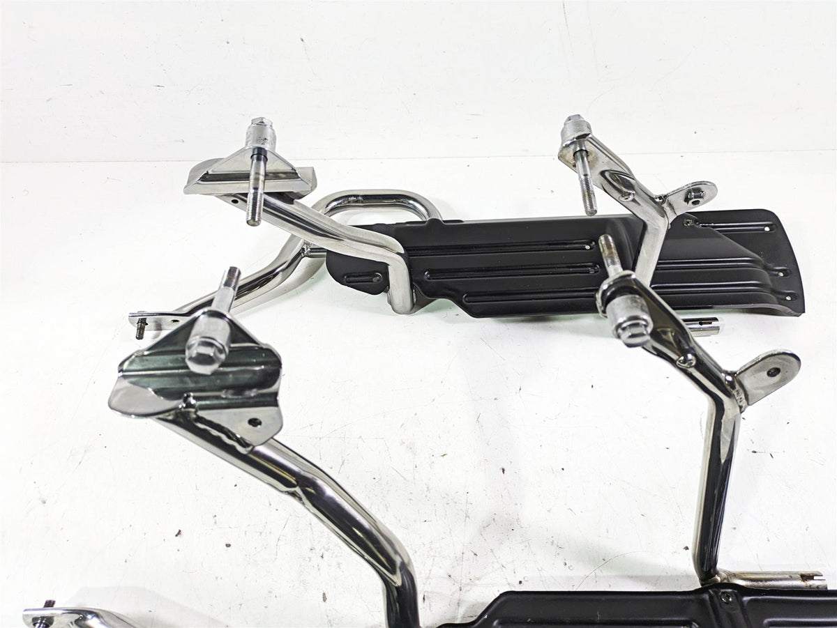 1998 Honda GL1500 Valkyrie Tour Saddlebag Rack Panier Holder Set 84250-MZ0-700 {{ shop.shopifyCountryName }} - Mototech271