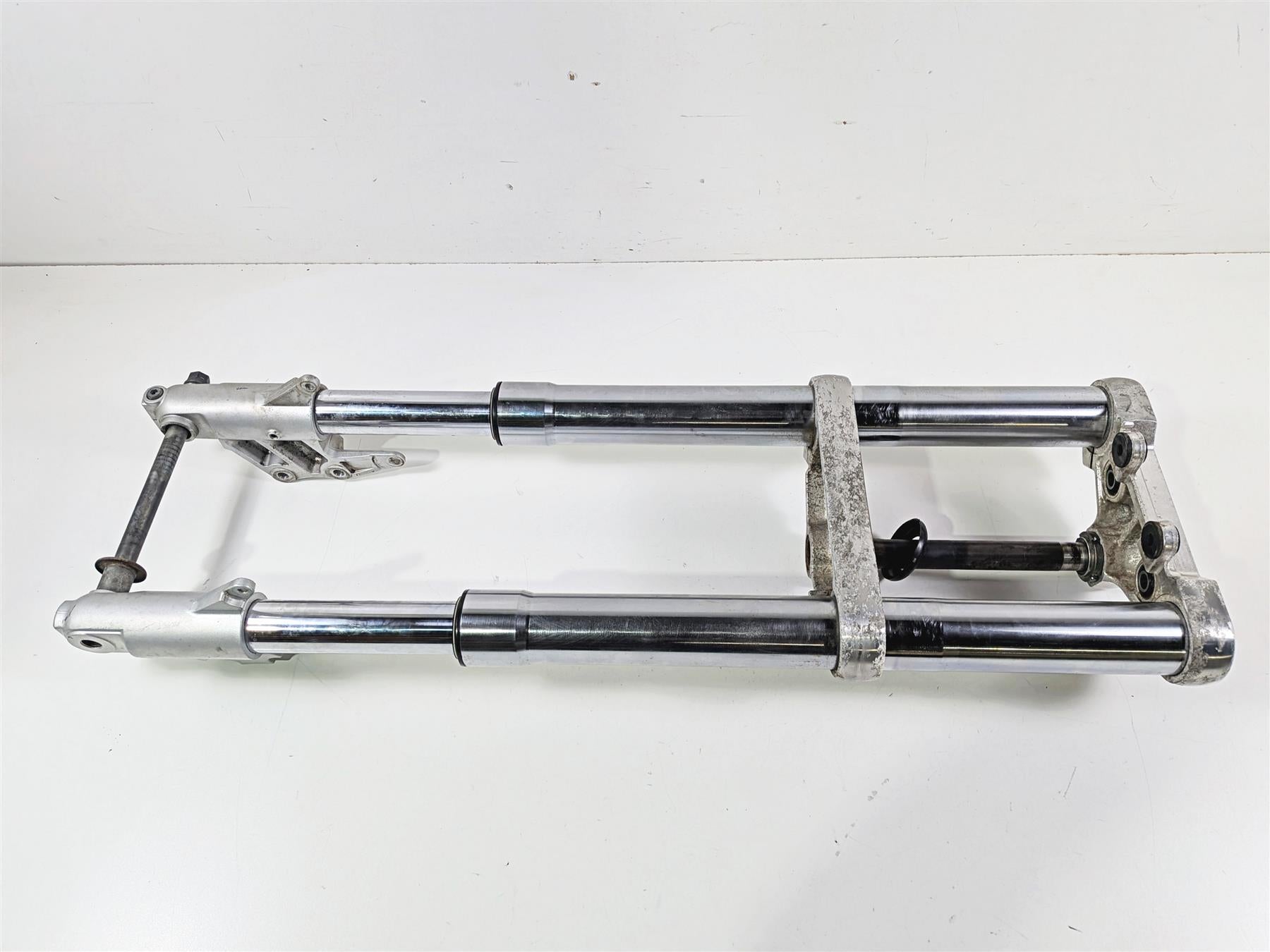 2001 Suzuki VZ800 Marauder Front Fork Triple Tree Set 51110-48E10 51120-48E10 {{ shop.shopifyCountryName }} - Mototech271