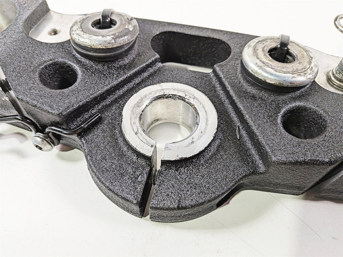 2022 Harley Softail FXLRST Low Rider Upper Triple Tree Steering Clamp 45900263A {{ shop.shopifyCountryName }} - Mototech271