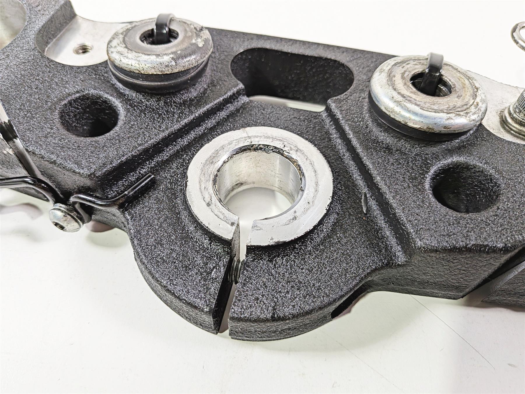 2022 Harley Softail FXLRST Low Rider Upper Triple Tree Steering Clamp 45900263A {{ shop.shopifyCountryName }} - Mototech271