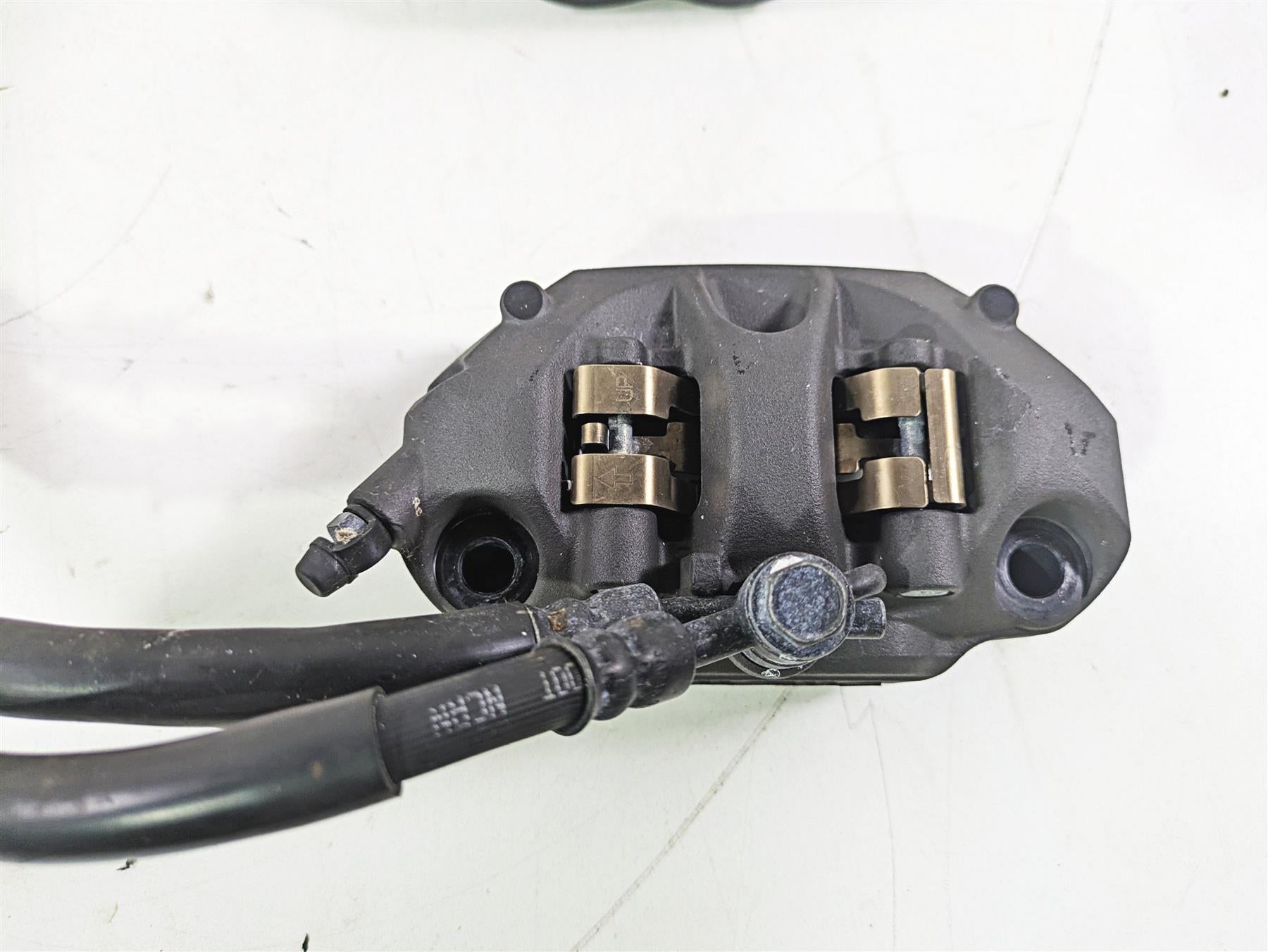 2020 Kawasaki ZX6R Ninja Front Brake Caliper Set Nissin 108mm 43080-0111-DJ {{ shop.shopifyCountryName }} - Mototech271