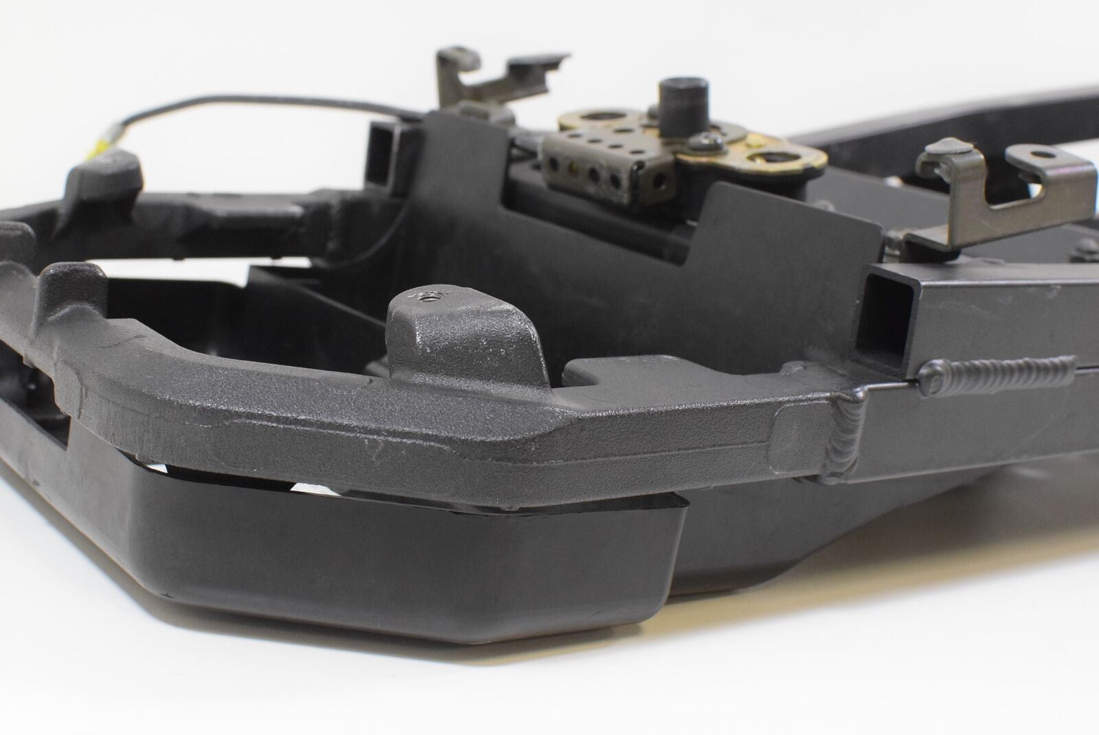 2005 Kawasaki ZX10R ZX10 R Ninja Subframe Sub Frame Inner Fender 32160-0024 {{ shop.shopifyCountryName }} - Mototech271