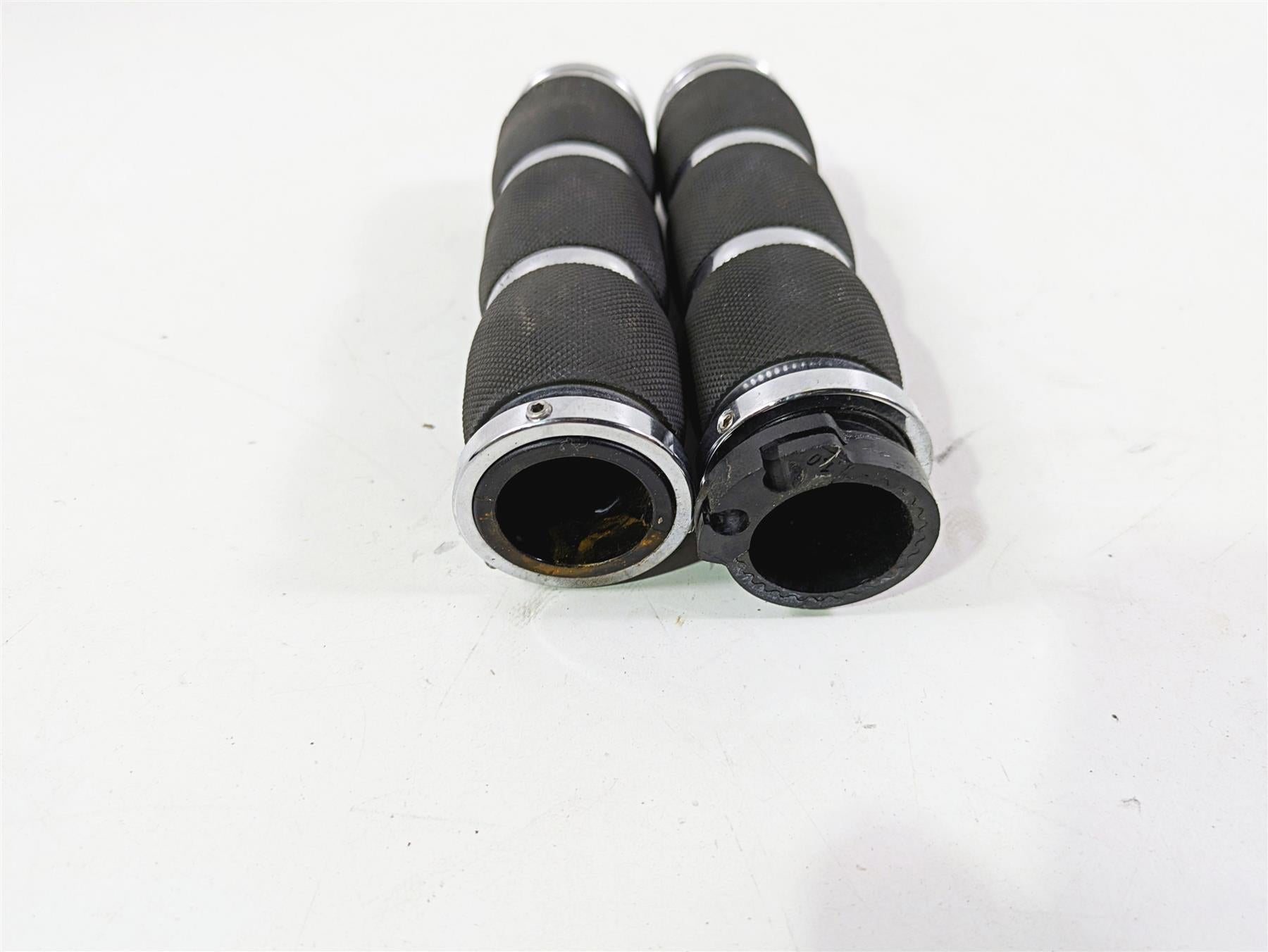 2006 Triumph Rocket 3 Avon Air Cushion Grip Set MT-AIR-90-CH {{ shop.shopifyCountryName }} - Mototech271