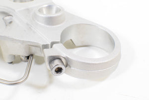2011 Triumph Speed Triple 1050 Upper Triple Tree Steering Clamp T2040557 | Mototech271