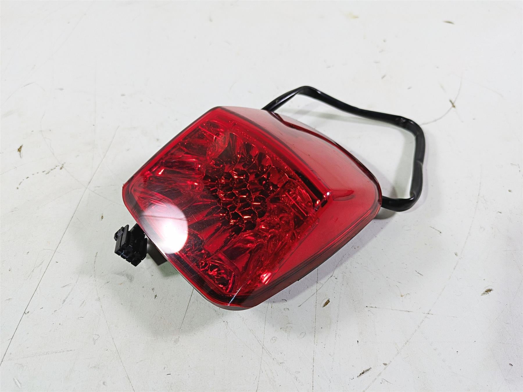 2003 Harley Softail FXSTDI Deuce 100th Taillight Tail Light & Wiring 68354-00A {{ shop.shopifyCountryName }} - Mototech271