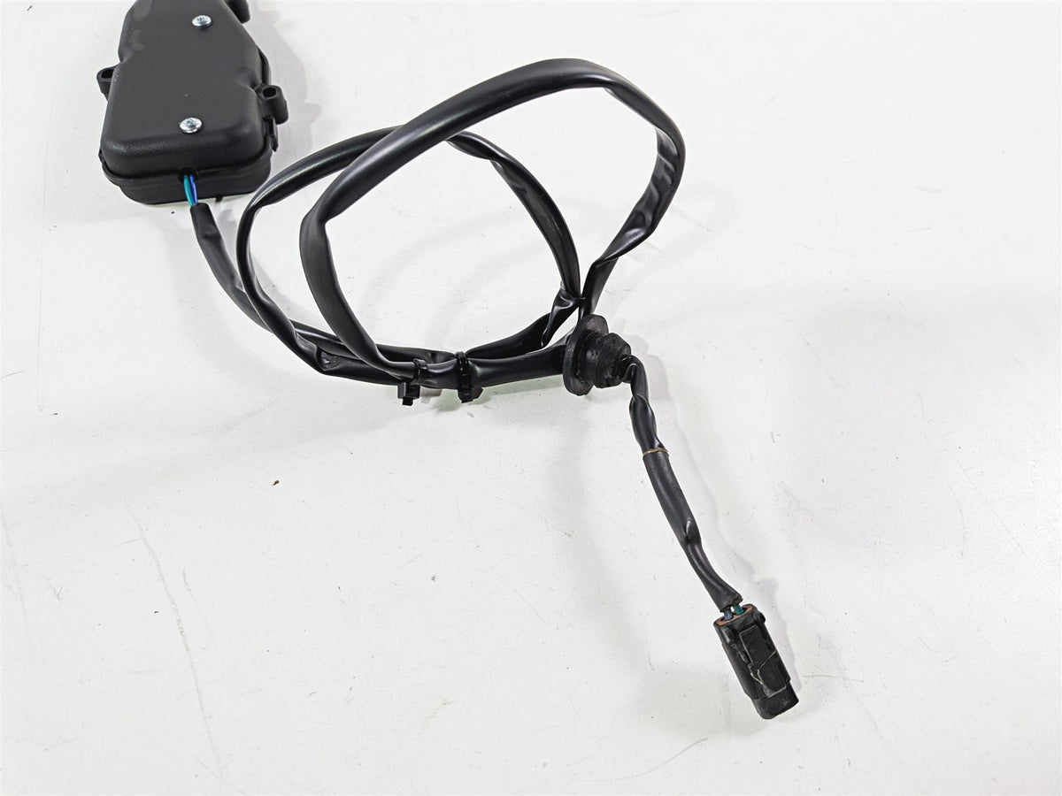 2015 Harley Touring FLTRUSE CVO Road Glide Left Saddlebag Lock Actuator 69201579-Mototech271