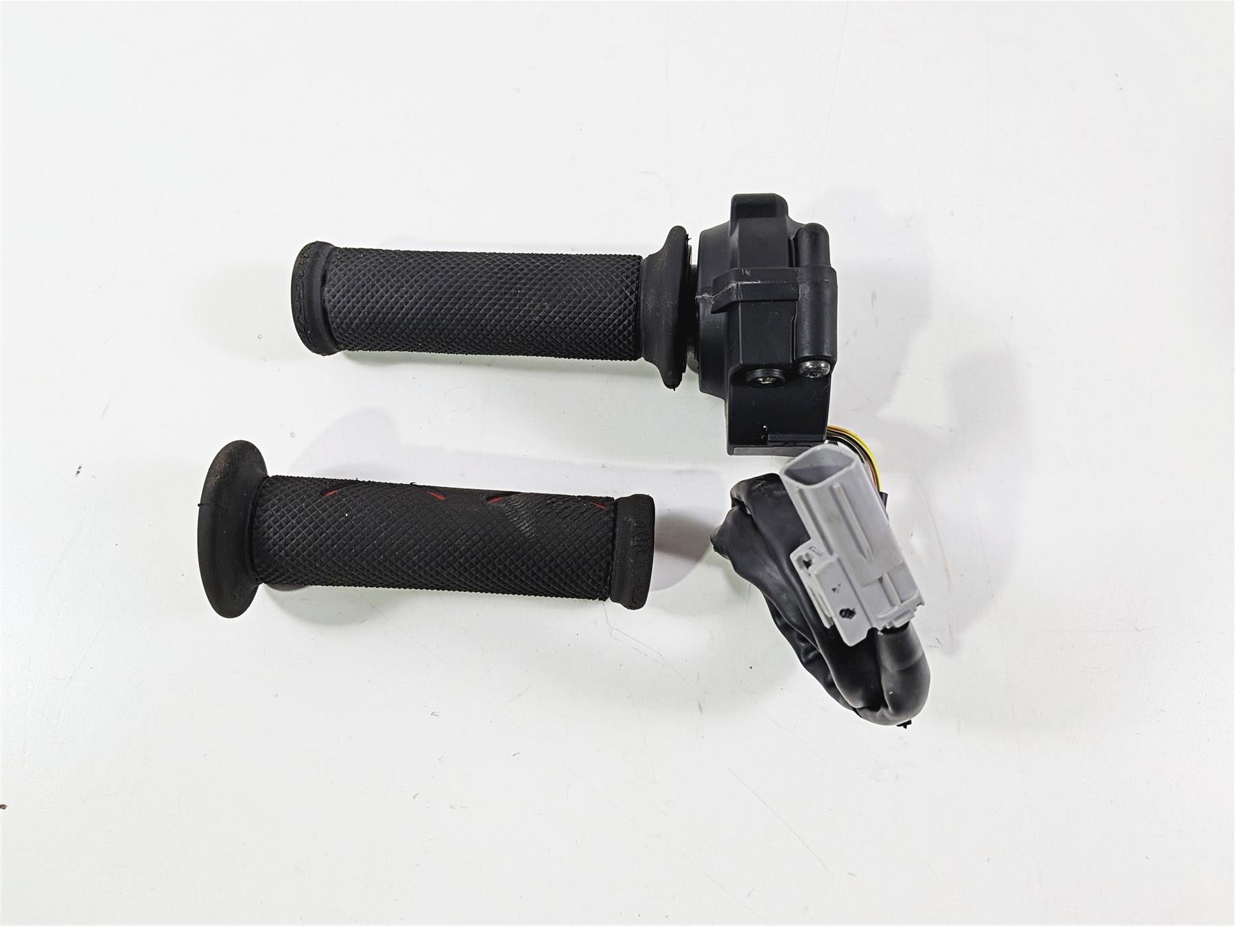 2023 Ducati Streetfighter V4 Ride Fly By Wire Throttle Grip E