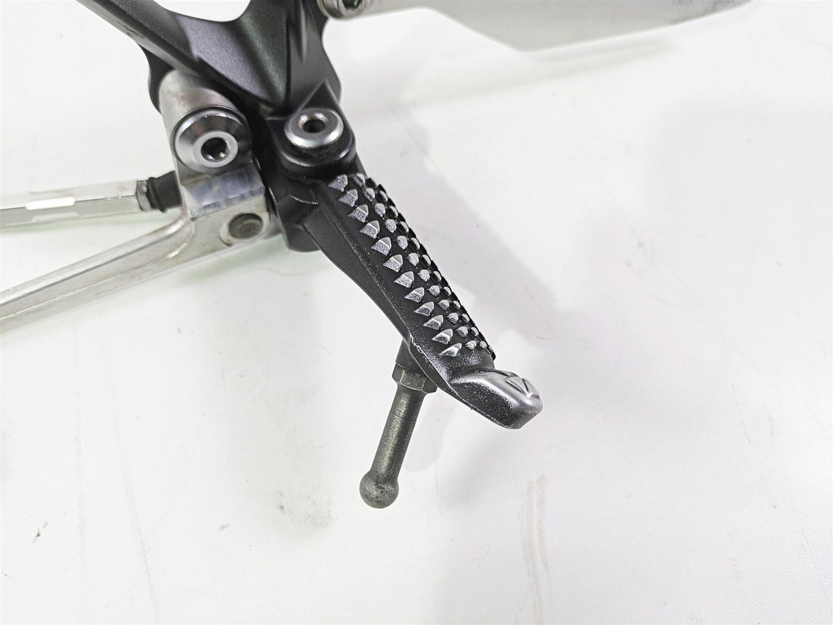 2020 Kawasaki ZX6R ZX636 Ninja Left Footpeg Foot Peg Shifter Set 35063-0160-18R {{ shop.shopifyCountryName }} - Mototech271