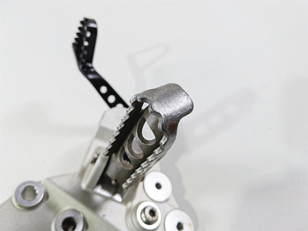 2023 BMW F850GS K81 Front Right Foot Peg & Brake Pedal 46718393176 35218357747 {{ shop.shopifyCountryName }} - Mototech271