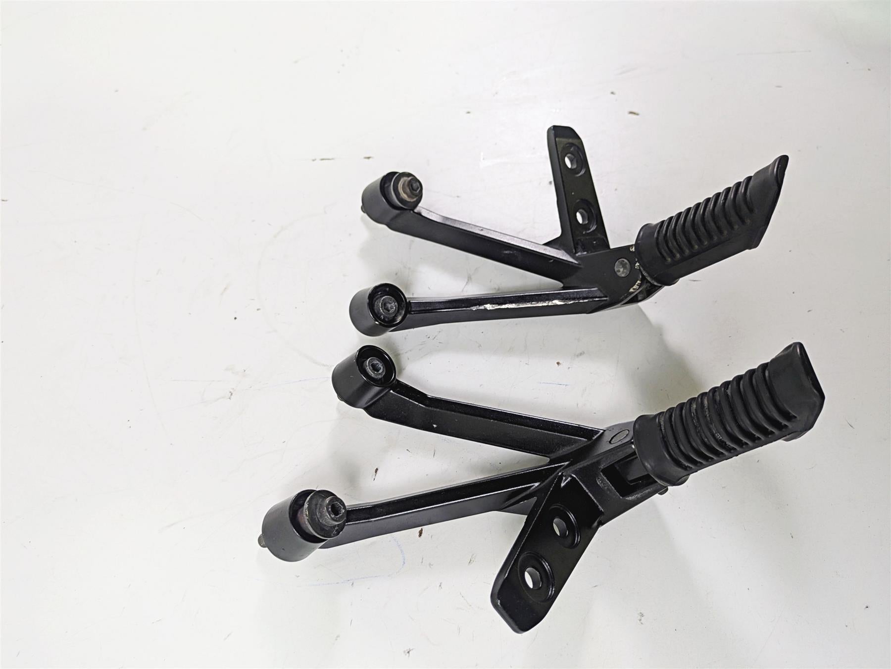 2020 Suzuki V-Strom 1050 XT Rear Passenger Footpeg Rest Set 43811-31J00-YAP {{ shop.shopifyCountryName }} - Mototech271