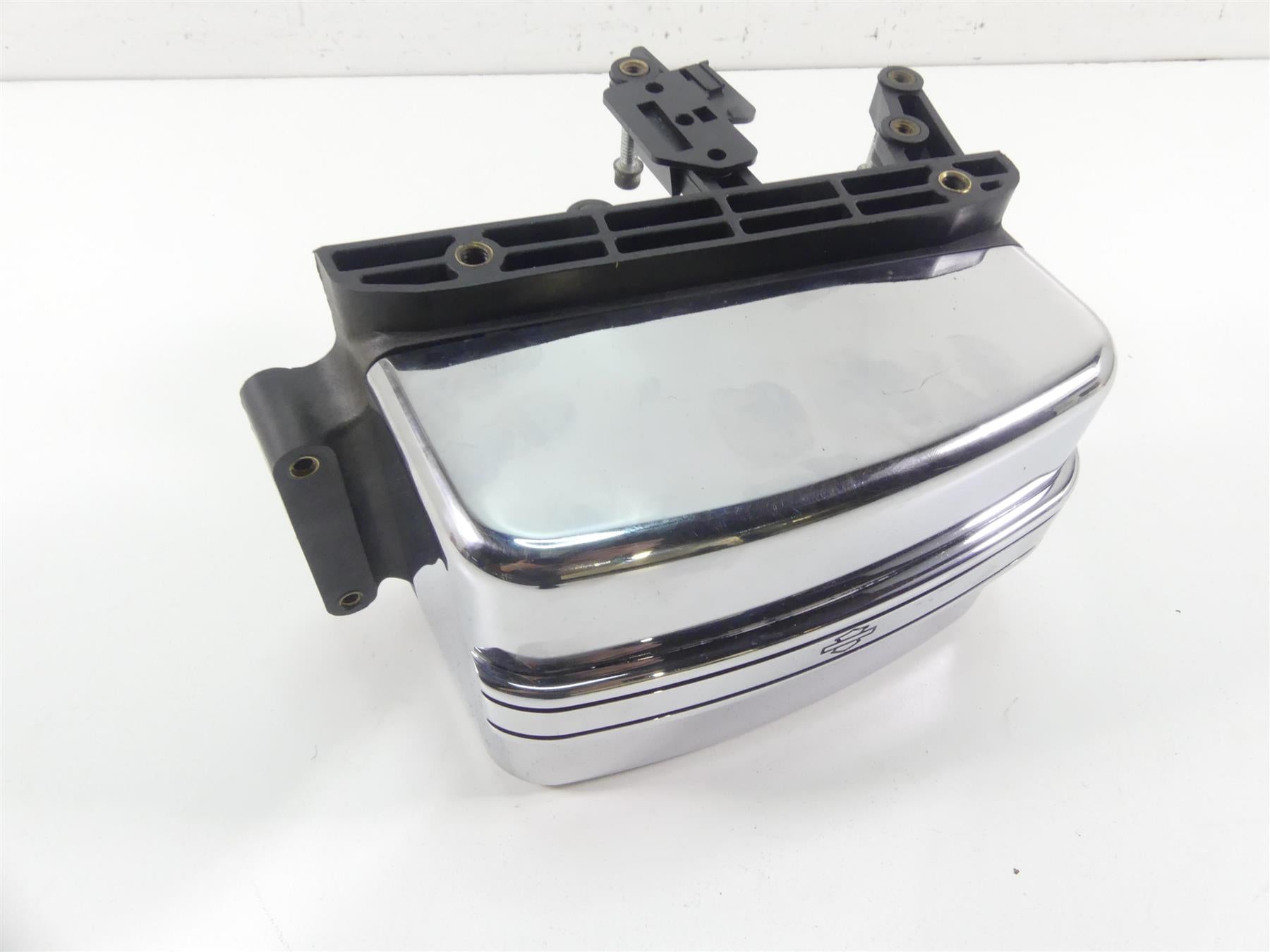 2009 Harley Dyna FXDF SE CVO Fat Bob Electric Tray & Chrome Cover 66437-07 {{ shop.shopifyCountryName }} - Mototech271
