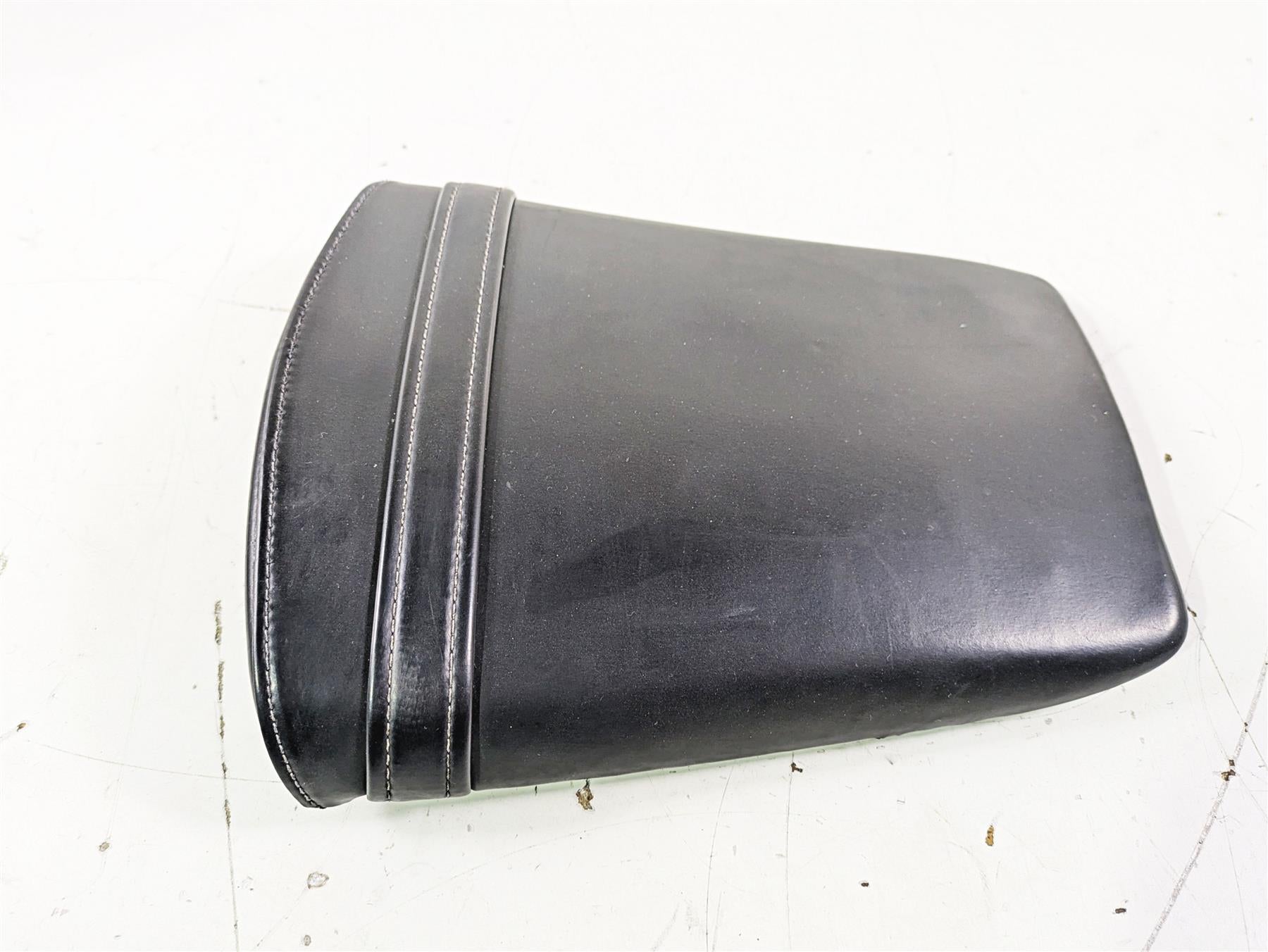 2012 Triumph Daytona 675 Rear Passenger Pillion Seat Saddle T2306505 T2306410 {{ shop.shopifyCountryName }} - Mototech271