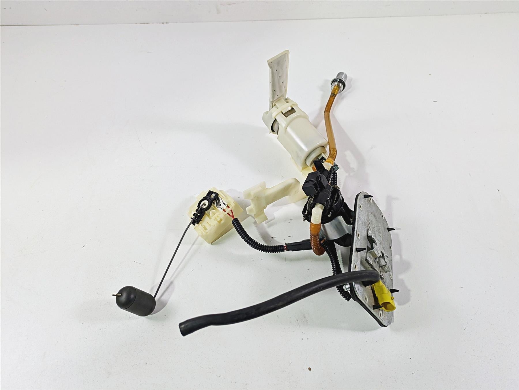 2014 Harley FLS Softail Slim Fuel Gas Petrol Pump - Tested 75252-11A 75284-08A {{ shop.shopifyCountryName }} - Mototech271