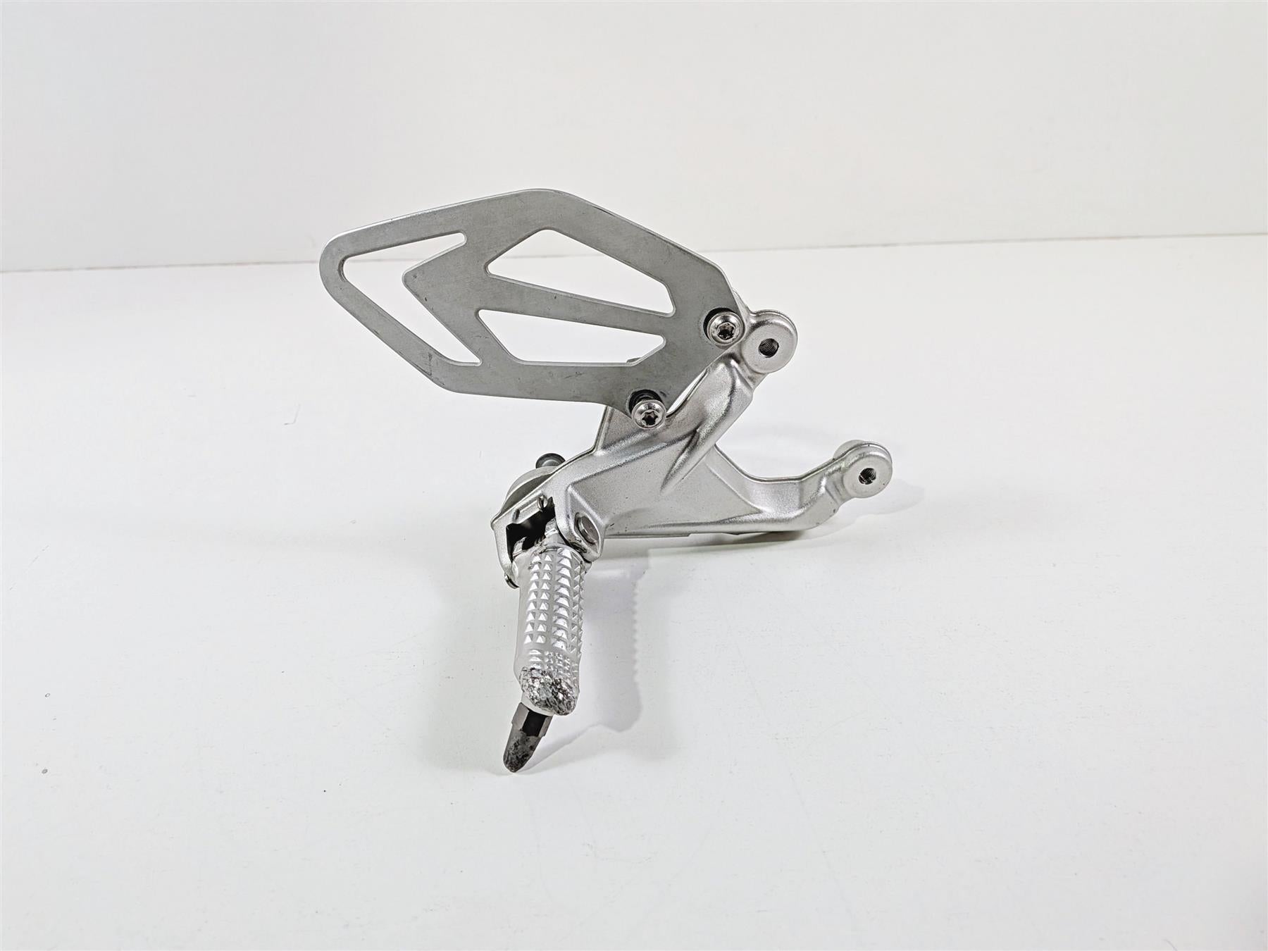2017 BMW S1000RR K46 Right Rider Driver Foot Peg Rest & Heal Guard 46717728308 {{ shop.shopifyCountryName }} - Mototech271