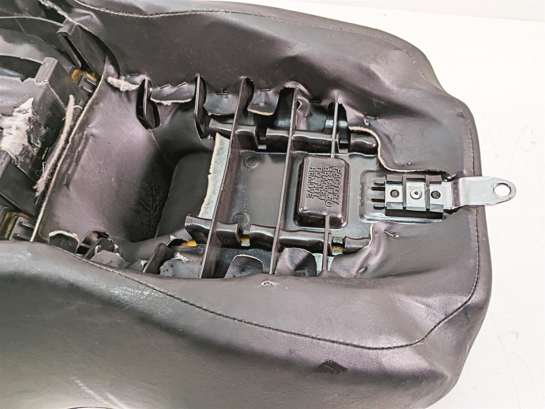 2008 Harley FLHTCU Electra Glide Rider Driver Seat Saddle - Read 52164-08B {{ shop.shopifyCountryName }} - Mototech271