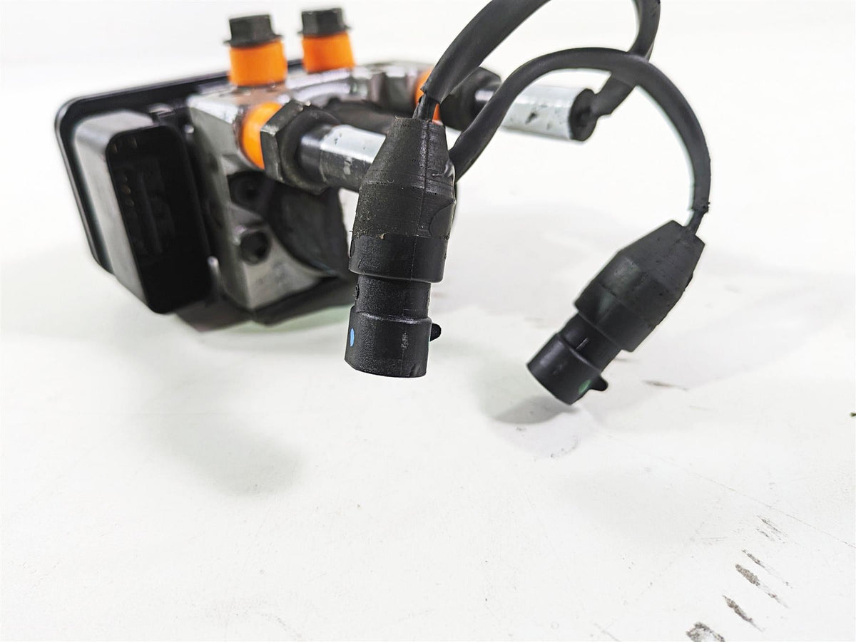 2018 Indian Chieftain Dark Horse Abs Brake Pump Module Unit 2204981 {{ shop.shopifyCountryName }} - Mototech271