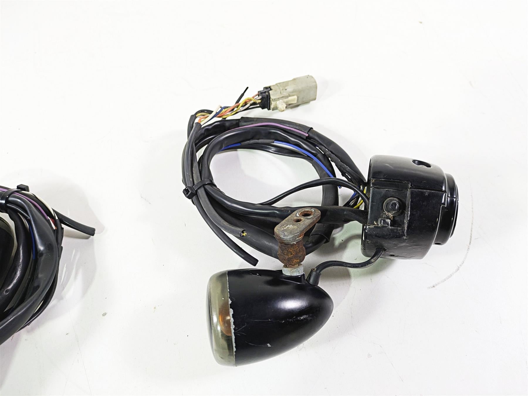 2008 Harley FLSTSB Cross Bones Left Right Control Switch Blinker Set 71682-06A {{ shop.shopifyCountryName }} - Mototech271