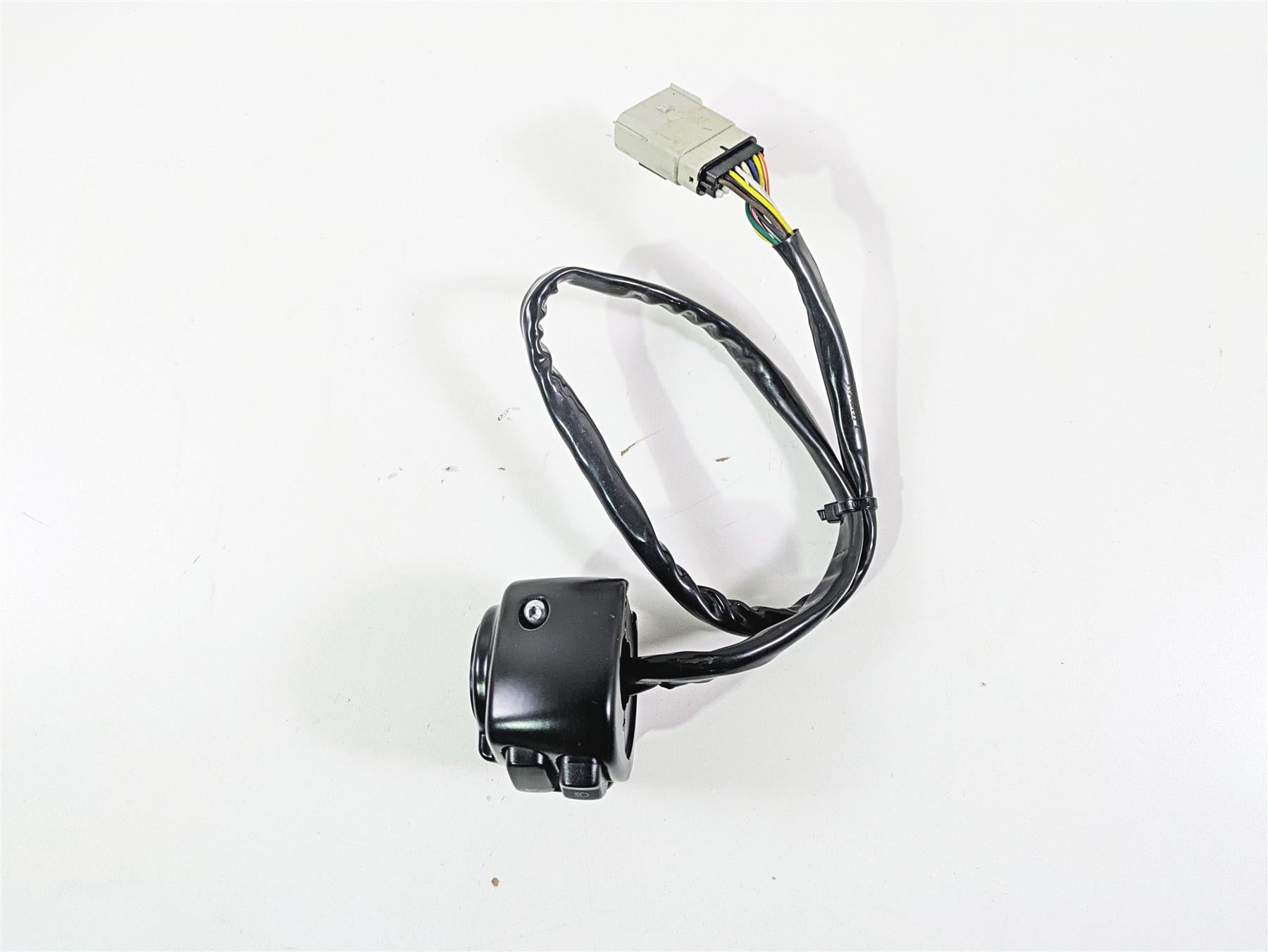 2009 Harley Touring FLHX Street Glide Left Hand Blinker Control Switch 71682-06A {{ shop.shopifyCountryName }} - Mototech271