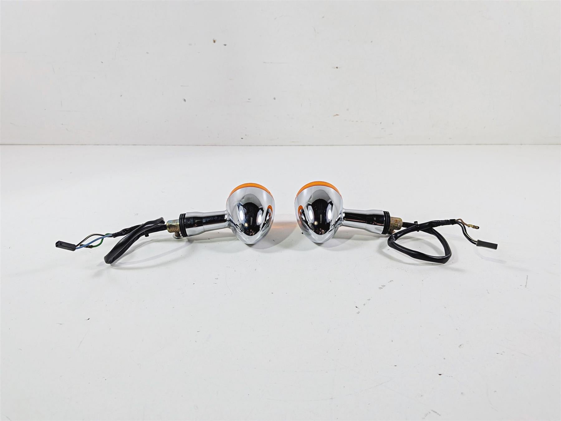 2006 Suzuki C90 VL1500T Boulevard Front Blinker Turn Signal Set 35601-38AB0 {{ shop.shopifyCountryName }} - Mototech271