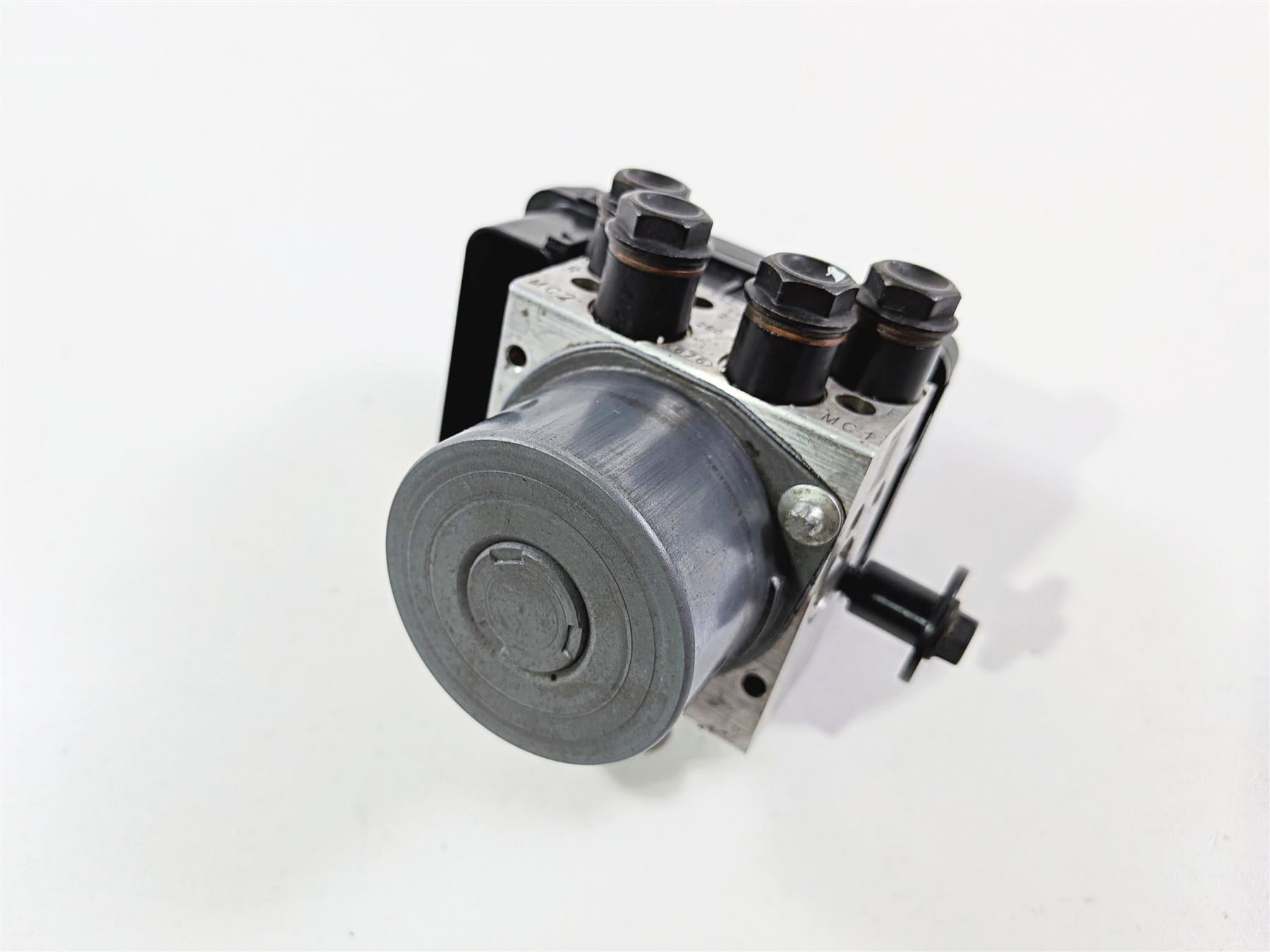 2015 Ducati Diavel Dark Abs Brake Pump Module 54240491A-Mototech271