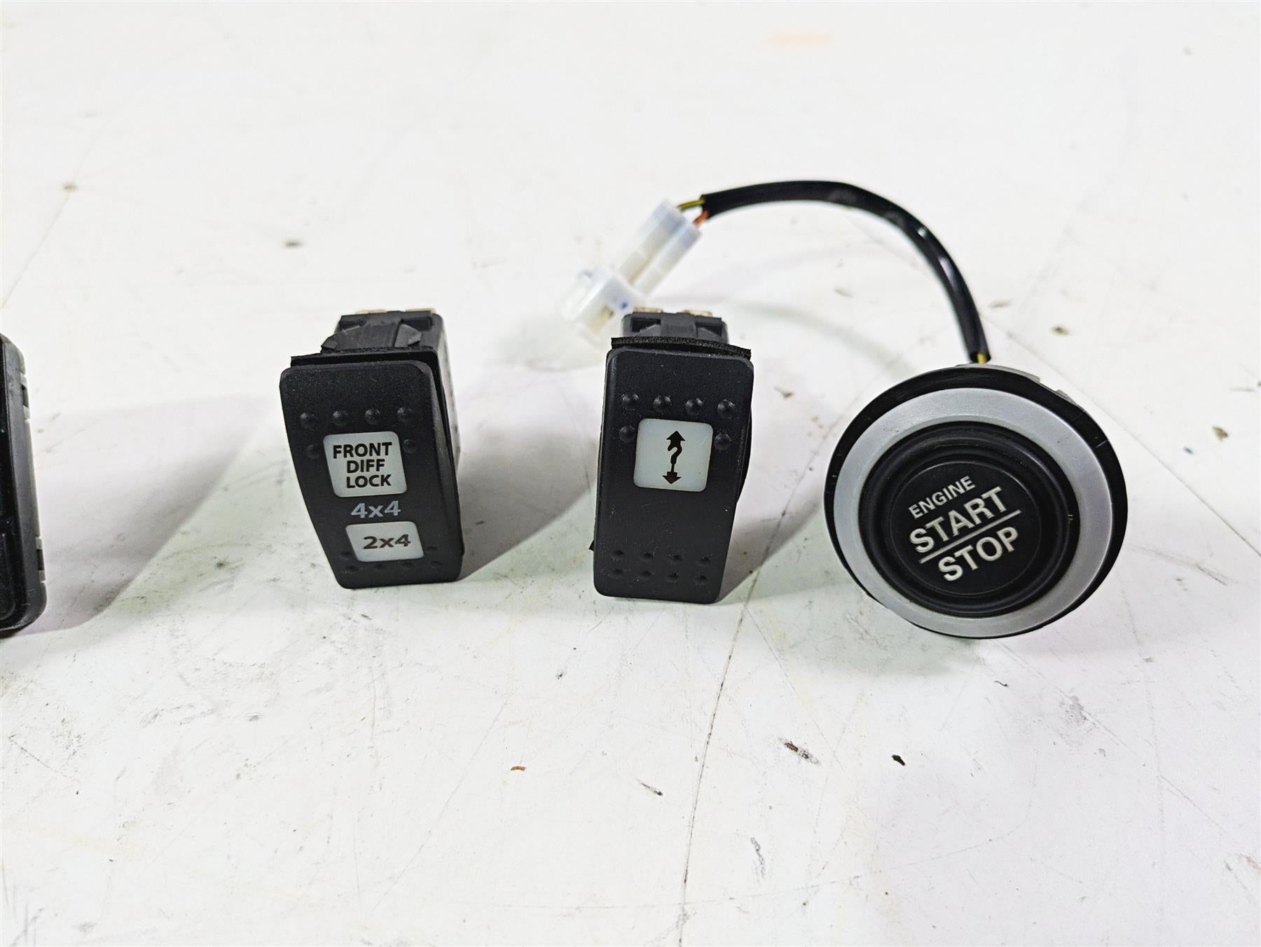 2023 Can Am Maverick X3 XMR Turbo RR Start Stop Light All Switch Set 710006059 {{ shop.shopifyCountryName }} - Mototech271