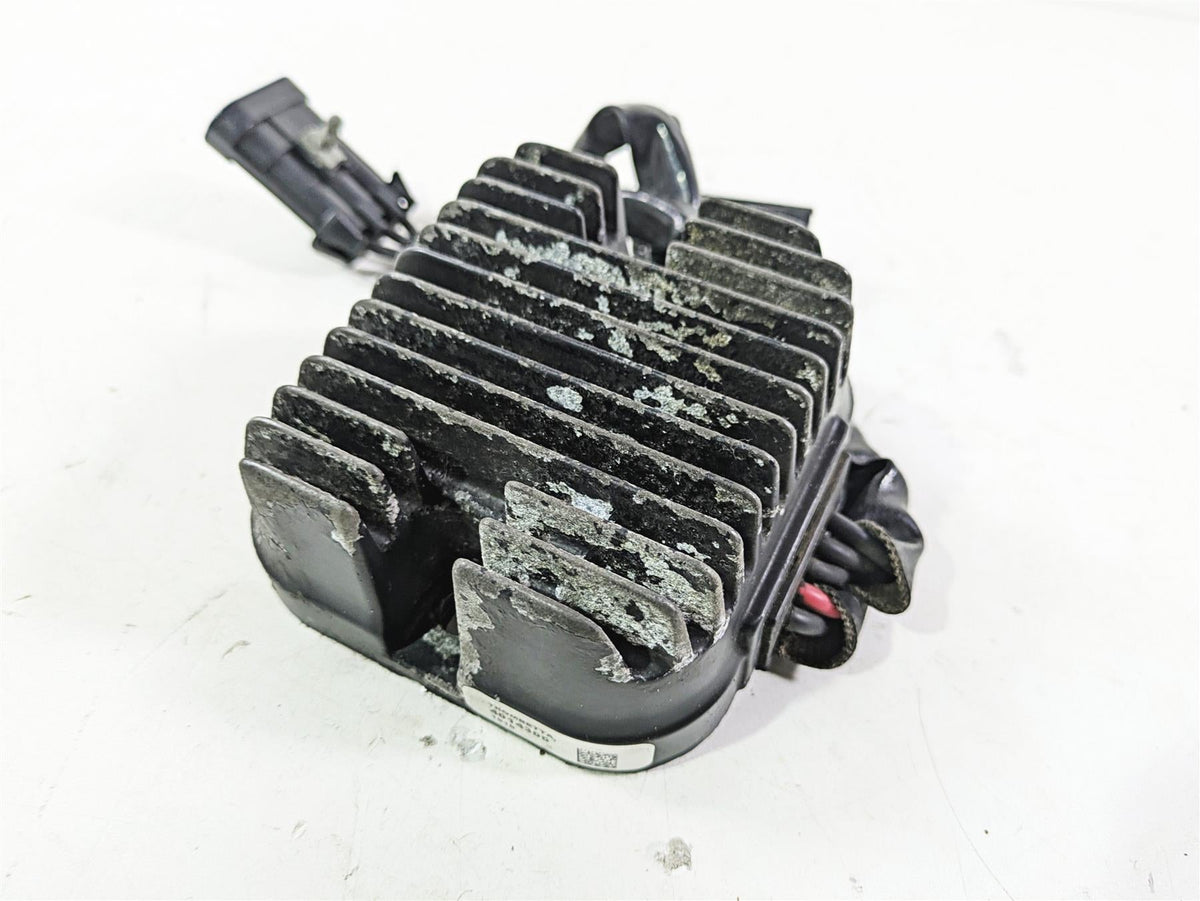 2018 Indian Chieftain Limited Rectifier Voltage Regulator 4014300 {{ shop.shopifyCountryName }} - Mototech271