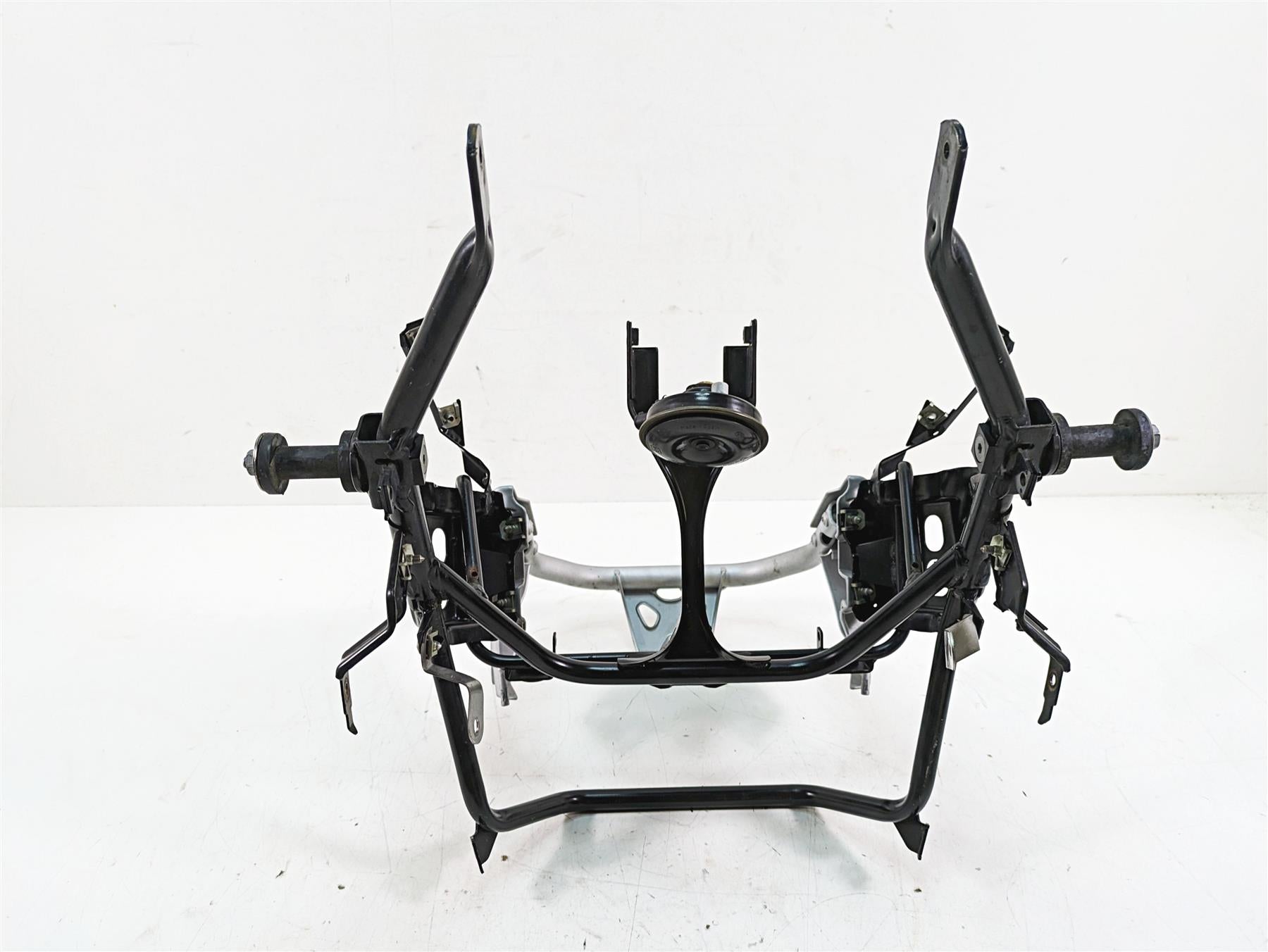 2007 BMW R1200GS K255 Adv Front Subframe Sub Frame - Read 46637701558 {{ shop.shopifyCountryName }} - Mototech271