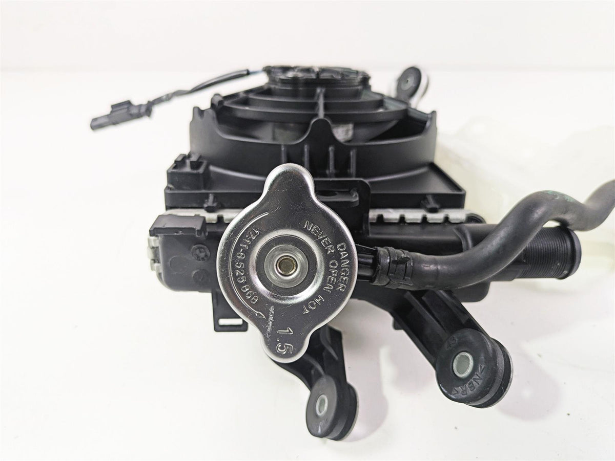 2016 BMW R1200RT K52 Right Radiator Fan Hoses Reservoir Set 17118546416 {{ shop.shopifyCountryName }} - Mototech271